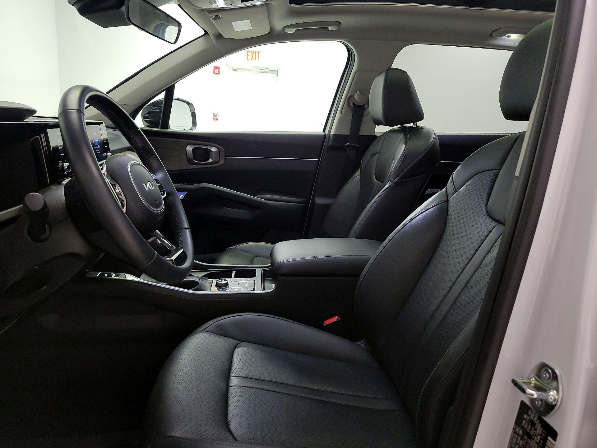 Thumbnail: 2023 Kia Sorento - 11