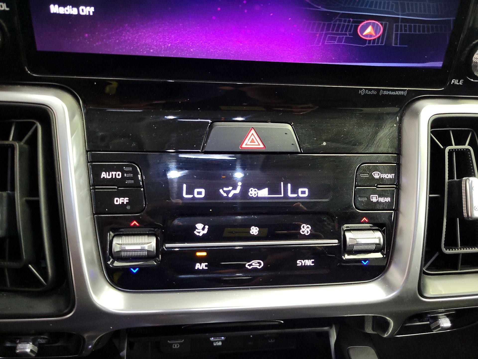 Thumbnail: 2023 Kia Sorento - 17