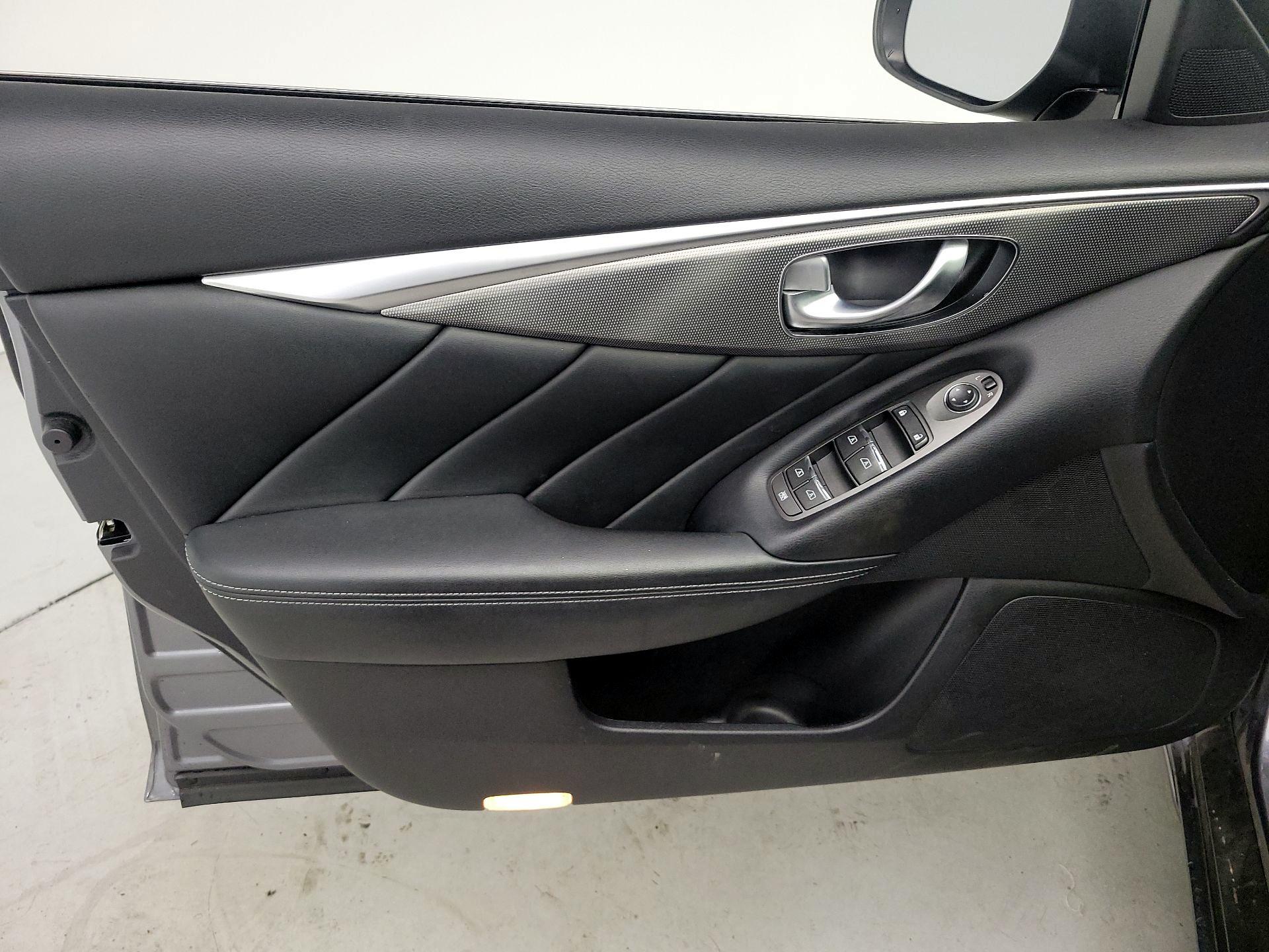 Thumbnail: 2015 INFINITI Q50 - 12