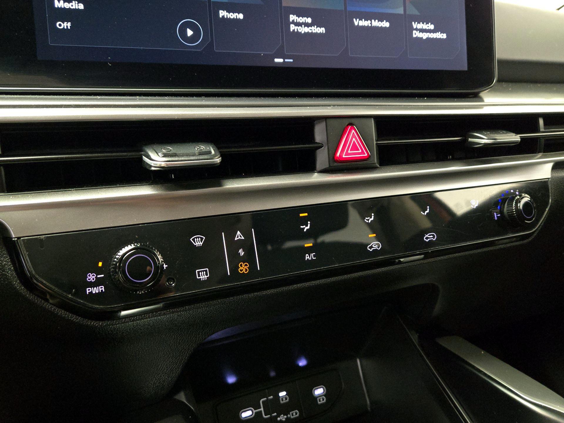 Thumbnail: 2025 Kia Sorento - 16