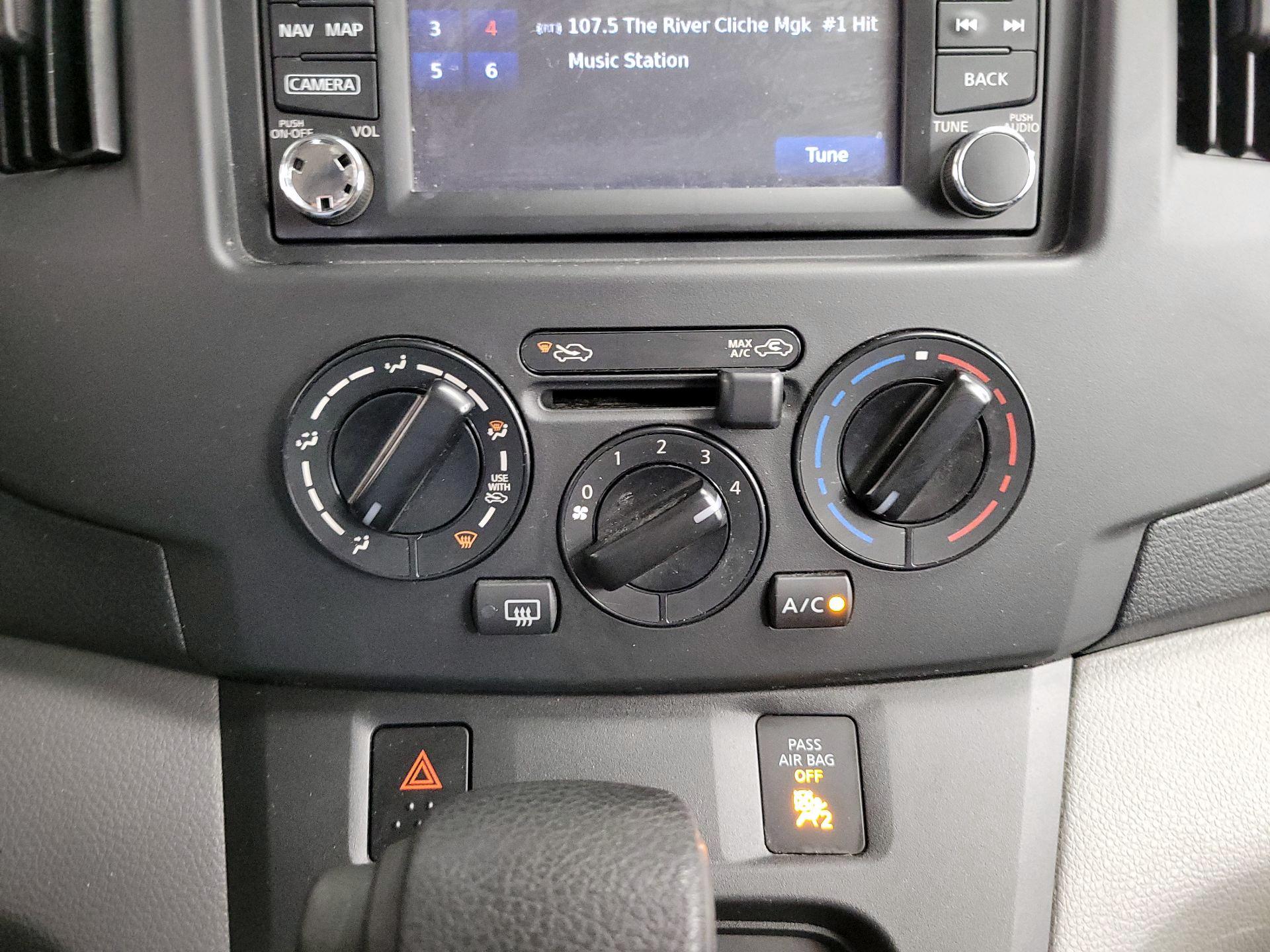 Thumbnail: 2015 Nissan NV200 - 17