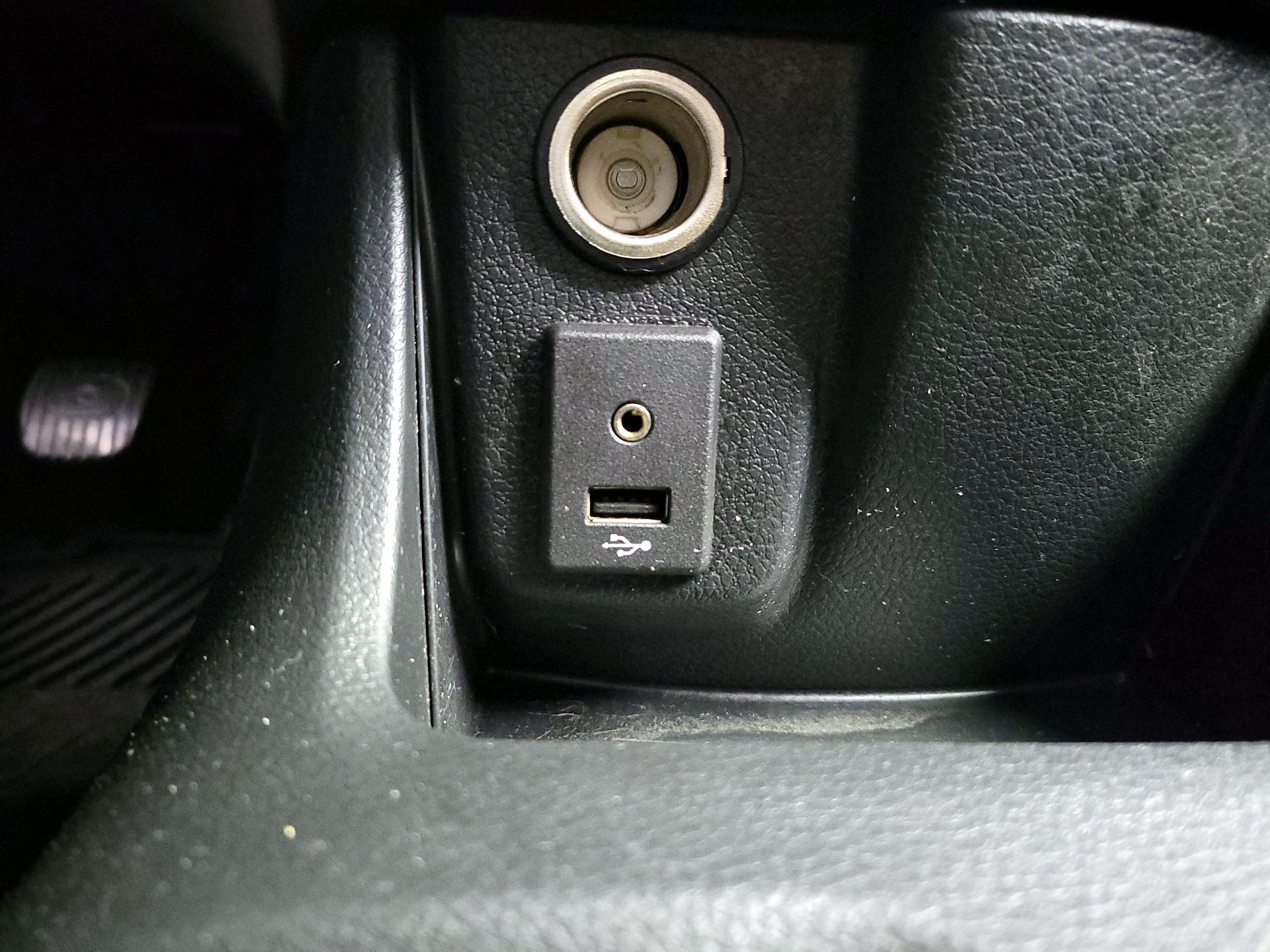 Thumbnail: 2015 Nissan NV200 - 19
