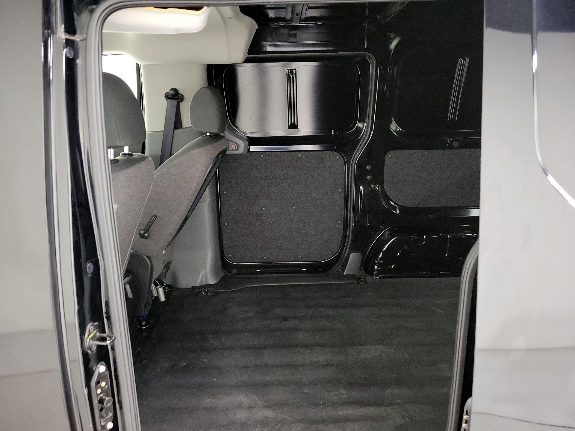 Thumbnail: 2015 Nissan NV200 - 20