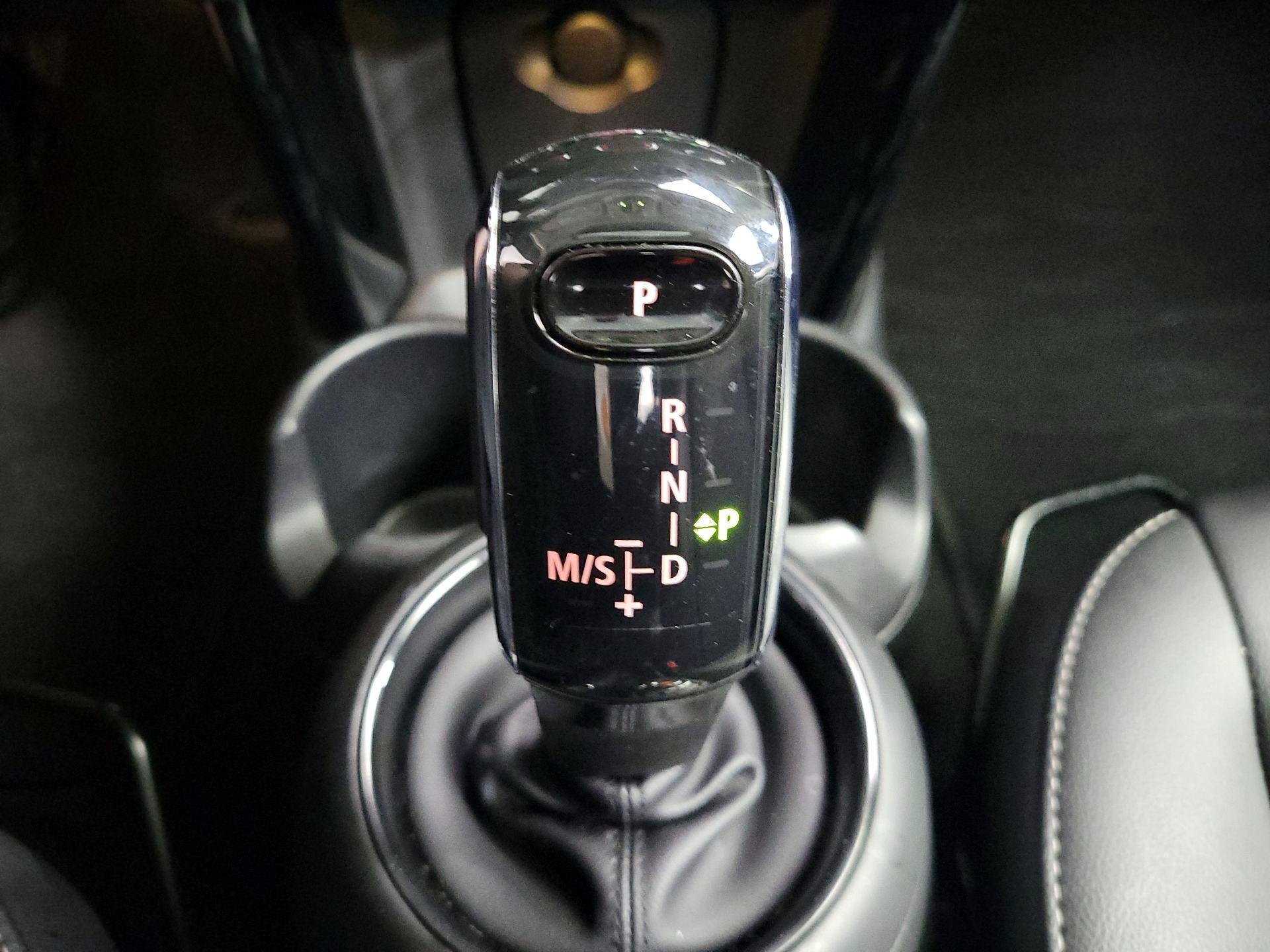 Thumbnail: 2021 MINI Cooper Hardtop - 18