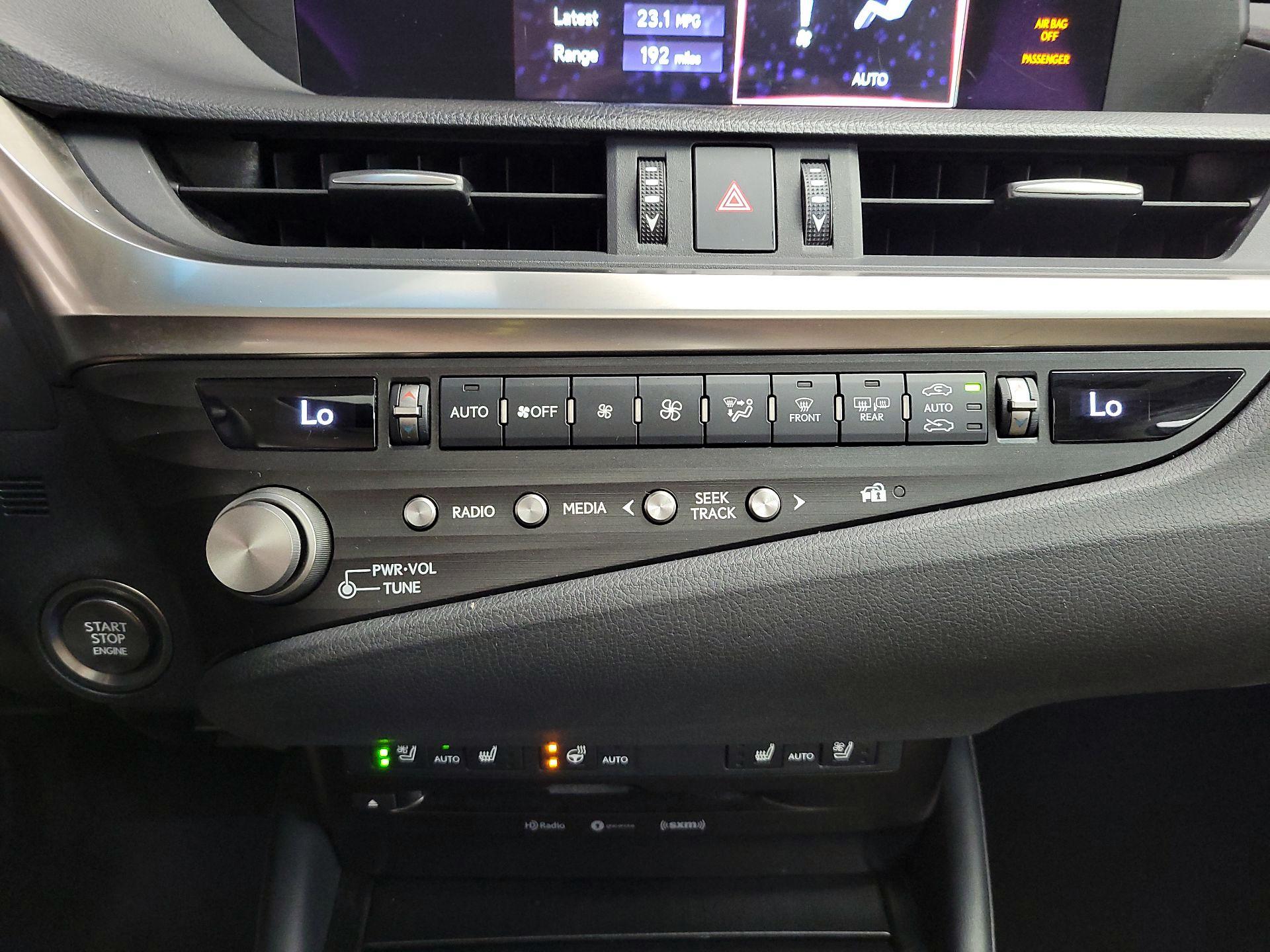 Thumbnail: 2021 Lexus ES - 15