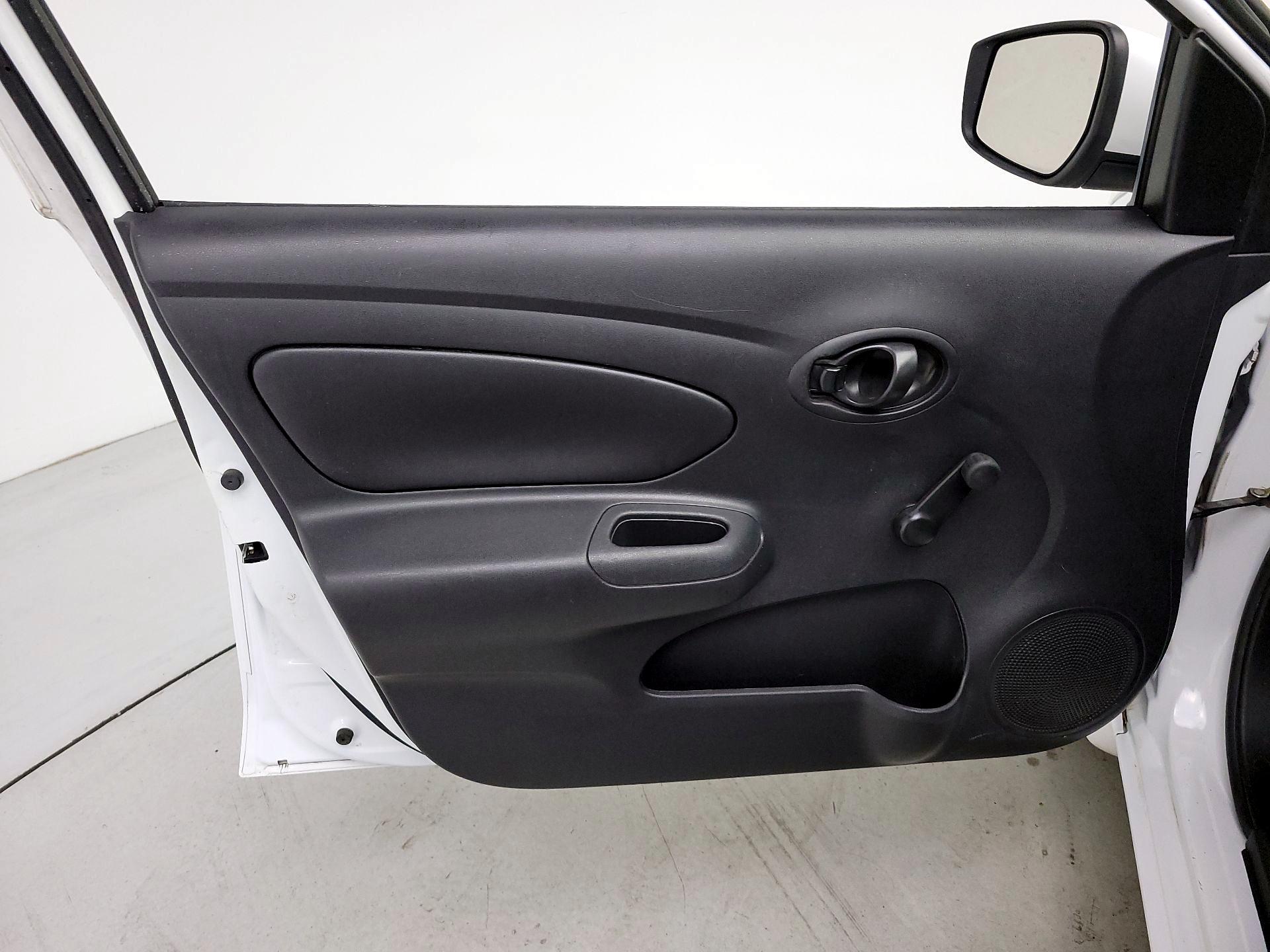 Thumbnail: 2016 Nissan Versa - 12
