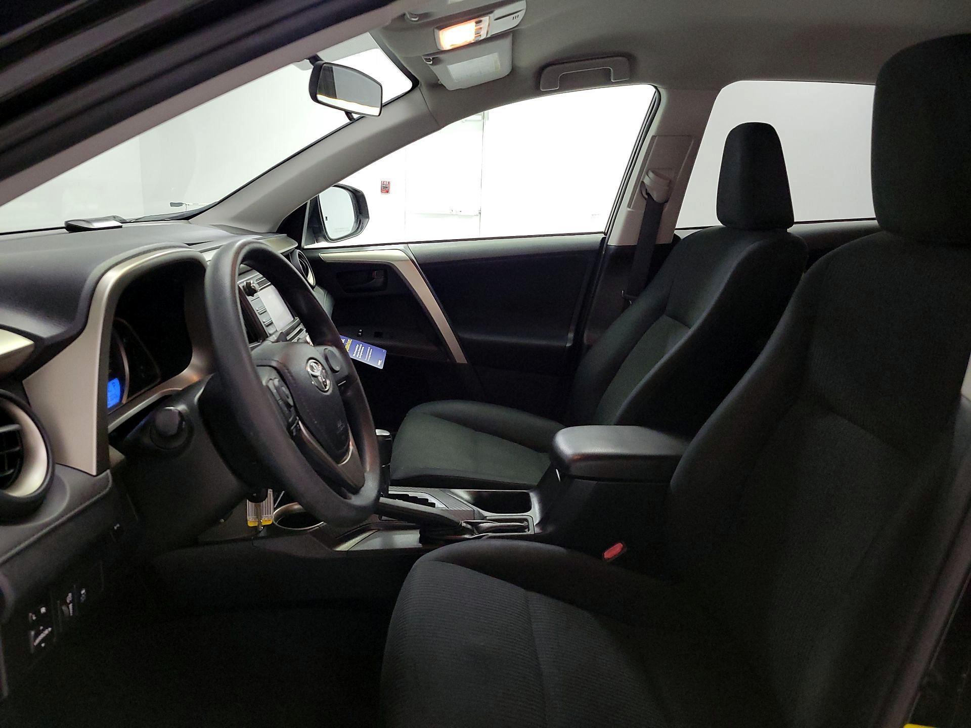 Thumbnail: 2015 Toyota RAV4 - 11