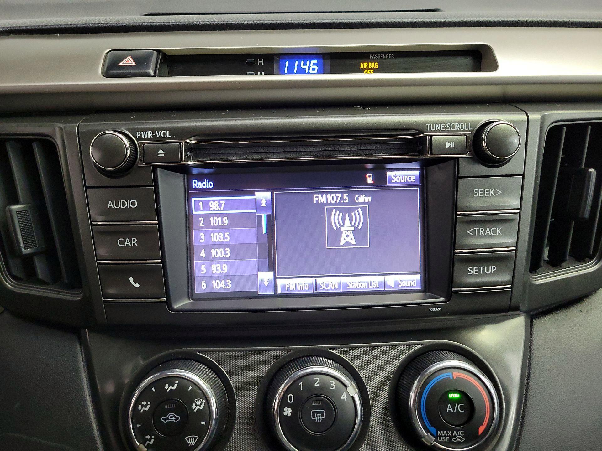 Thumbnail: 2015 Toyota RAV4 - 15