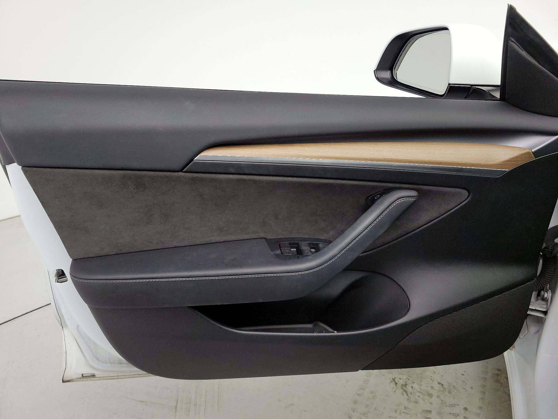 Thumbnail: 2023 Tesla Model 3 - 12