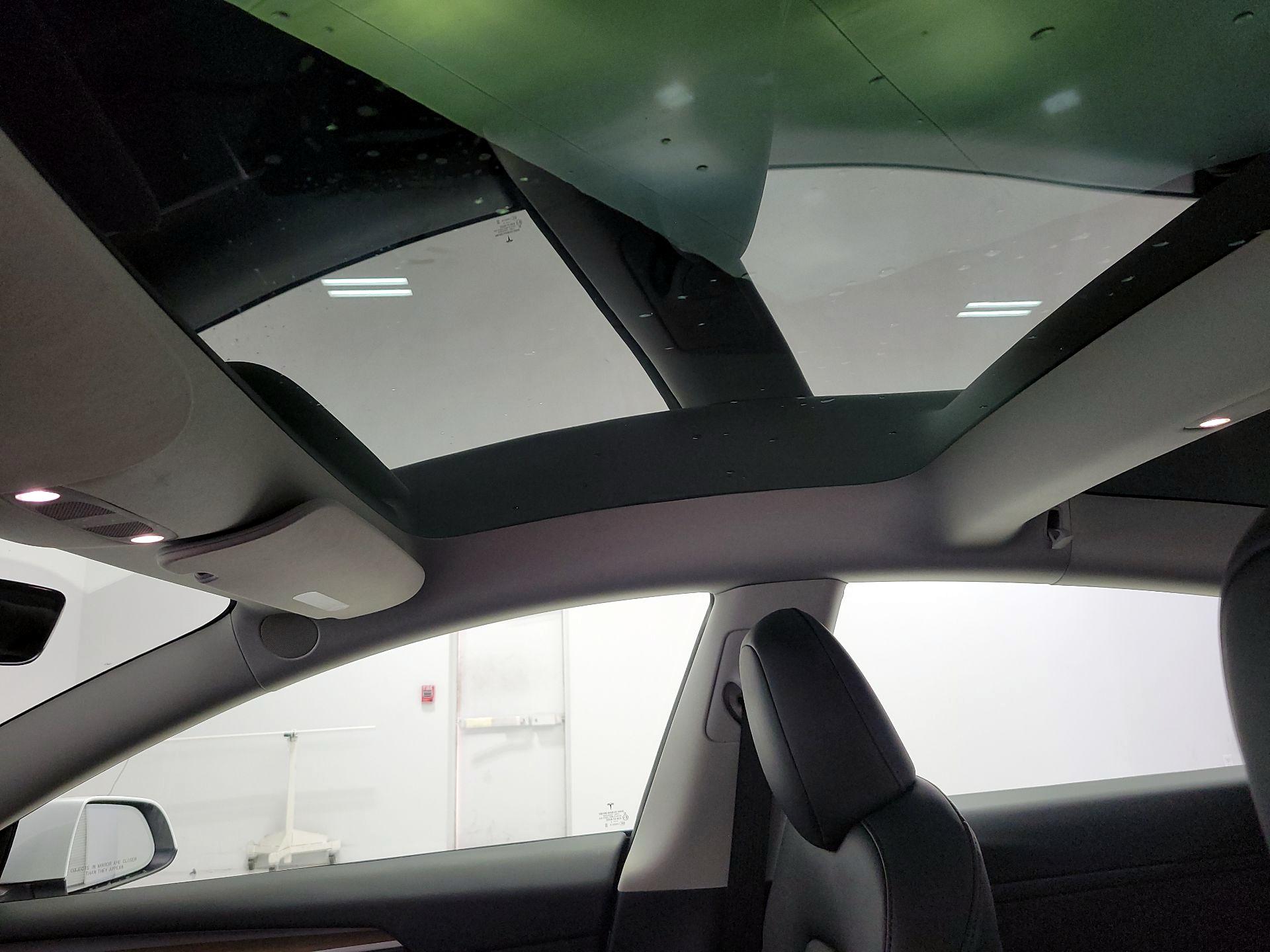 Thumbnail: 2023 Tesla Model 3 - 18