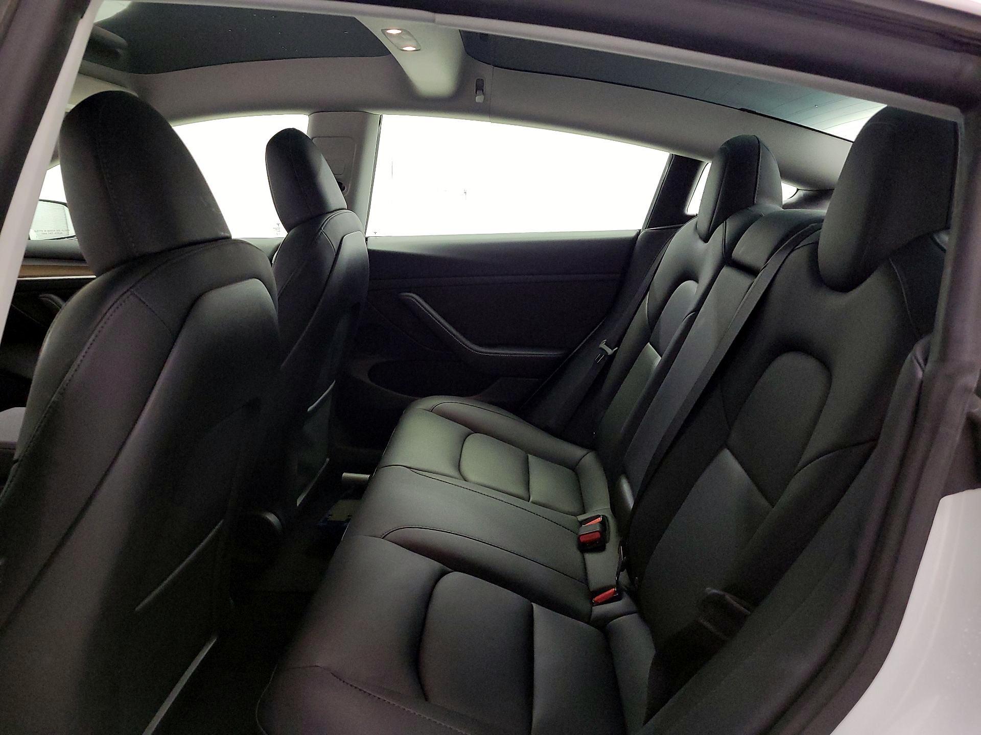 Thumbnail: 2023 Tesla Model 3 - 19