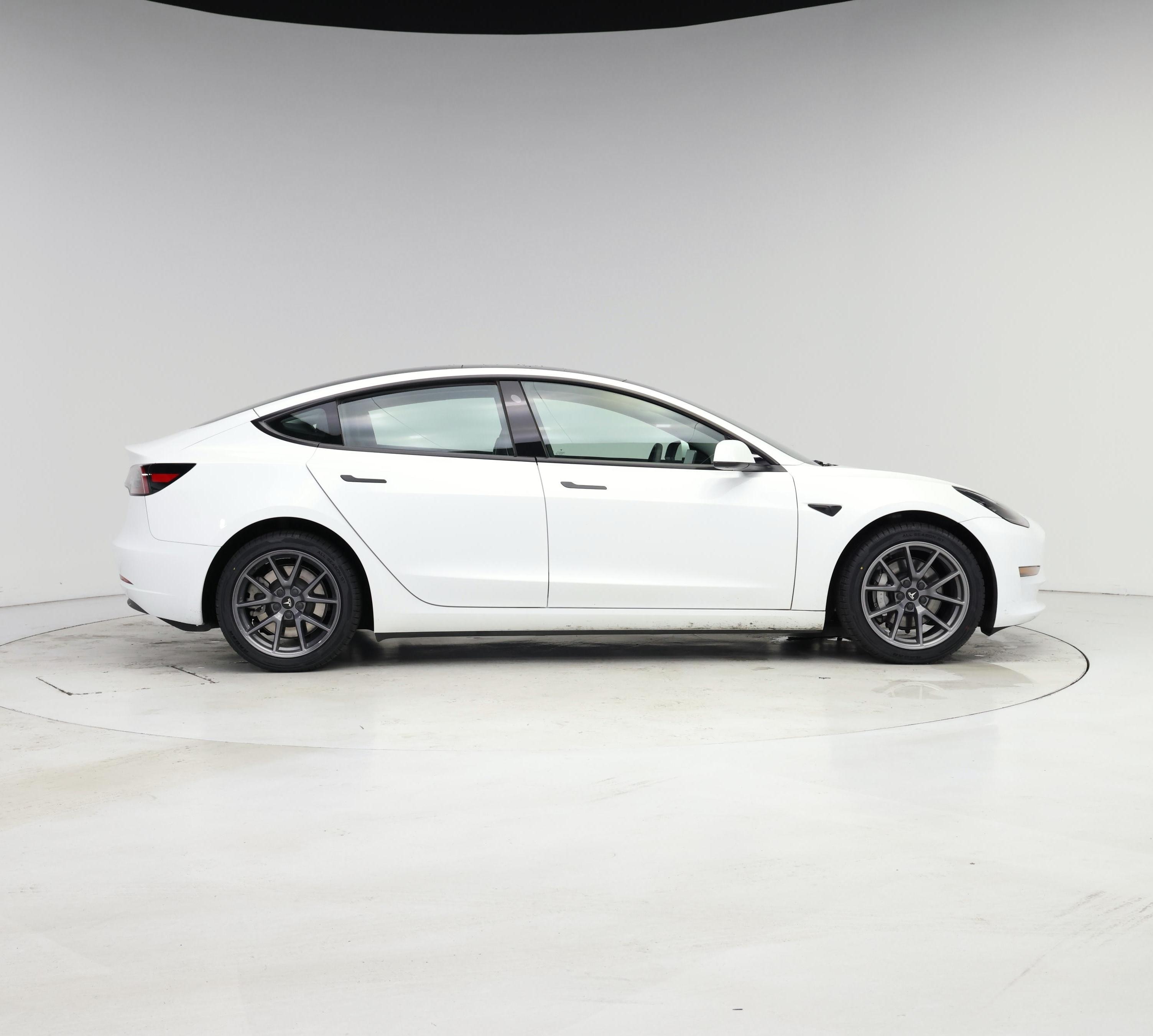 Thumbnail: 2023 Tesla Model 3 - 7