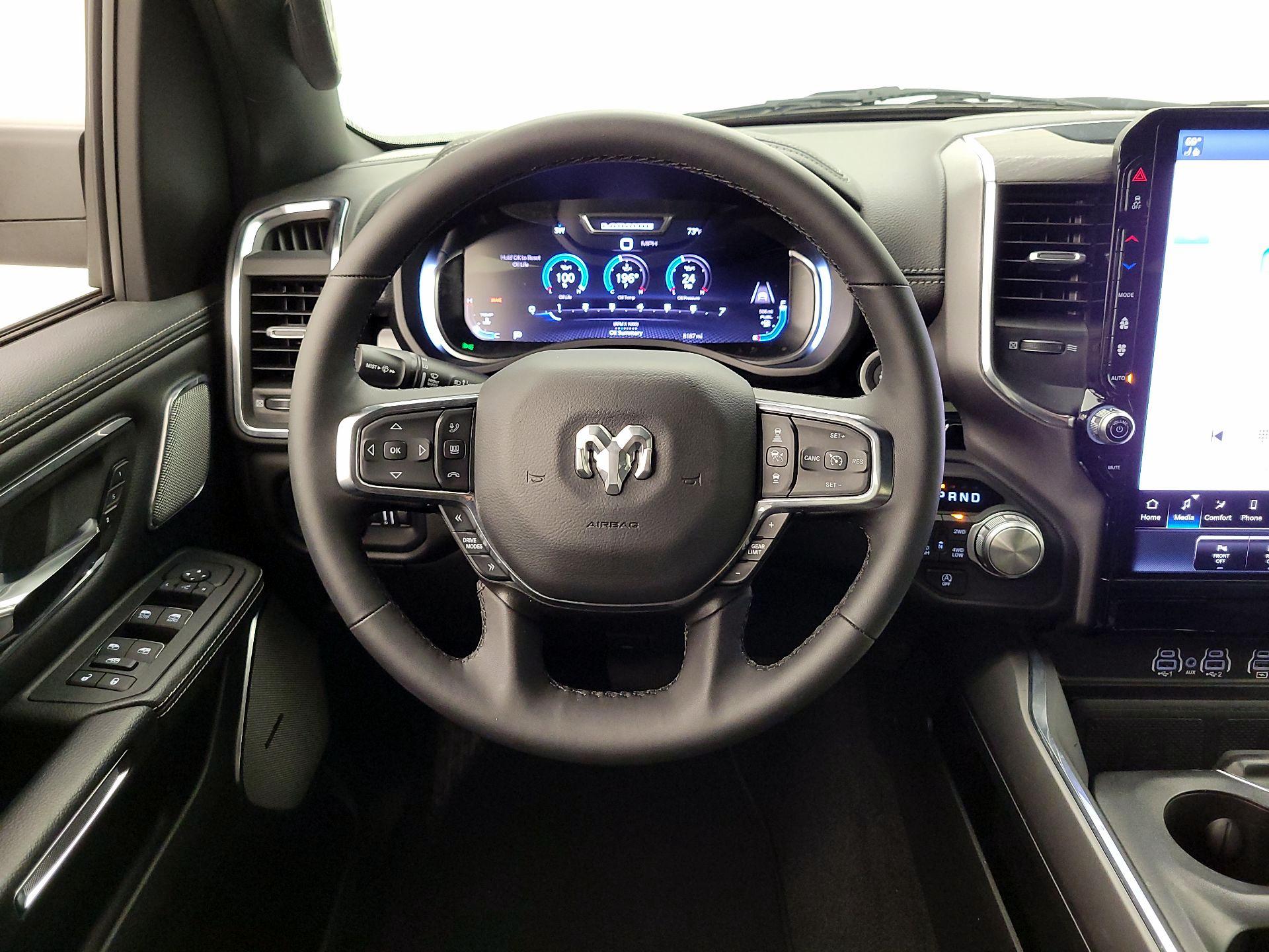 Thumbnail: 2025 RAM 1500 - 10