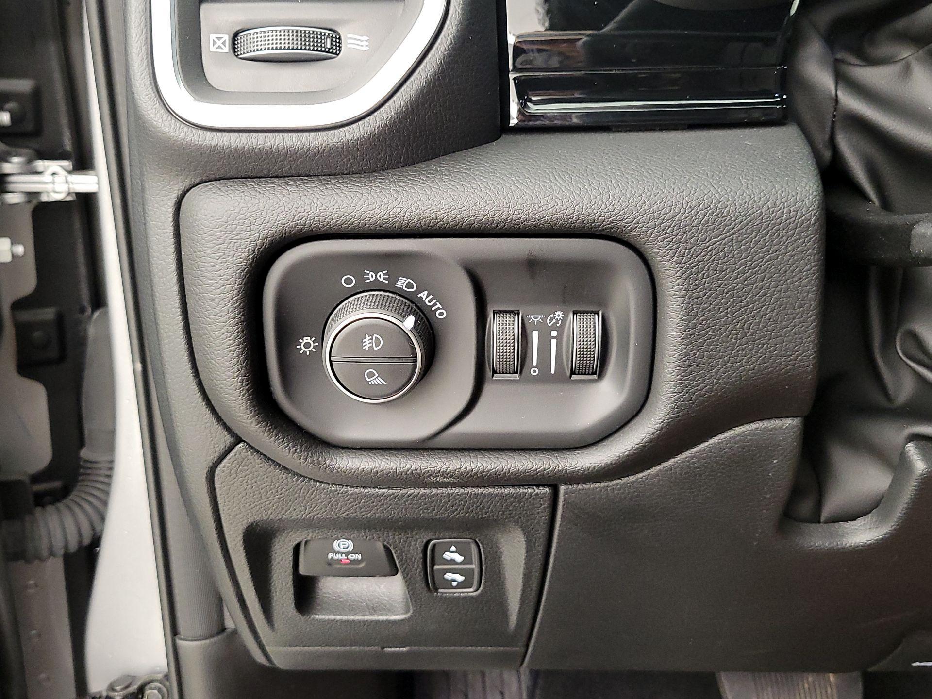 Thumbnail: 2025 RAM 1500 - 13