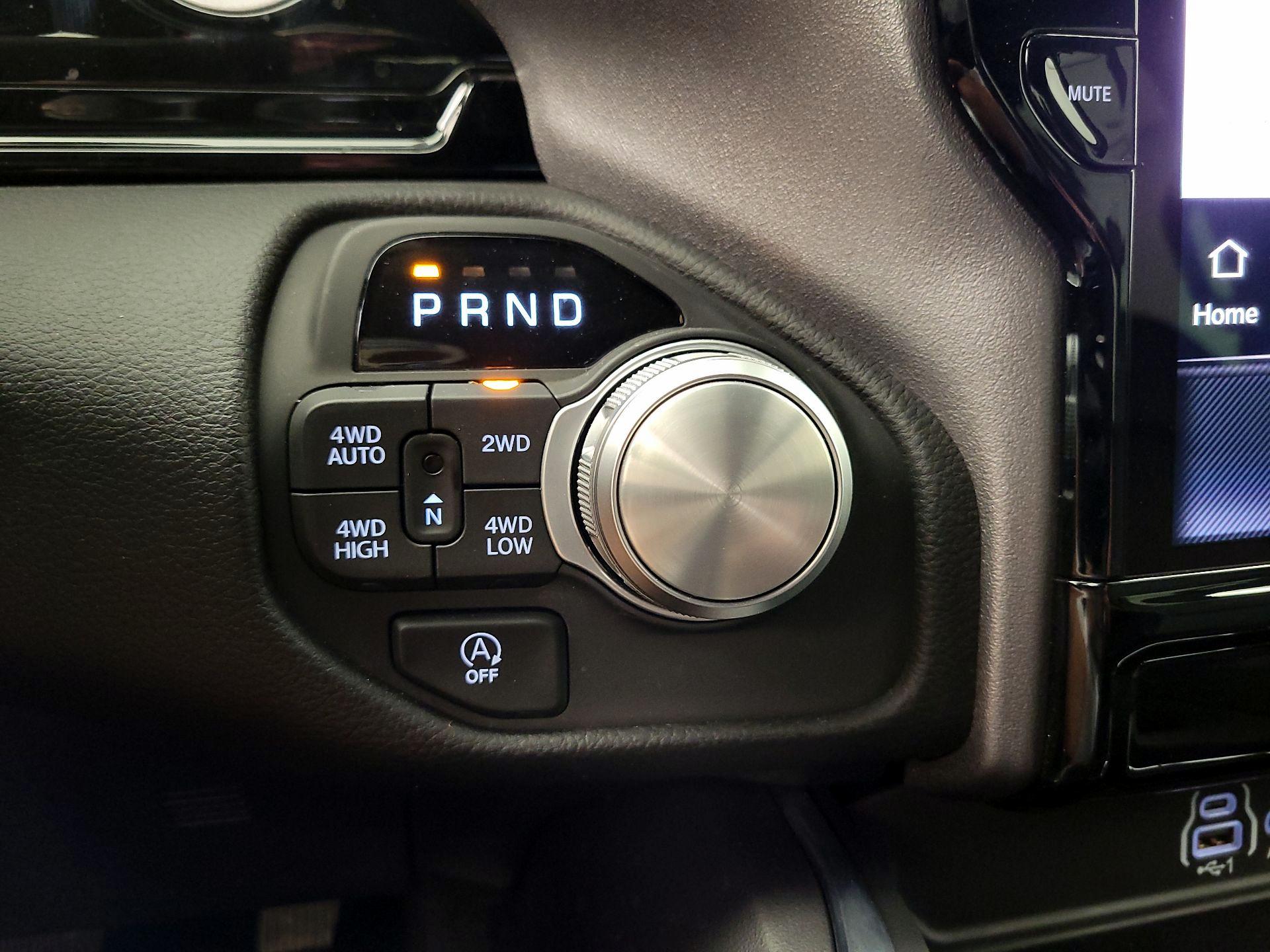 Thumbnail: 2025 RAM 1500 - 18