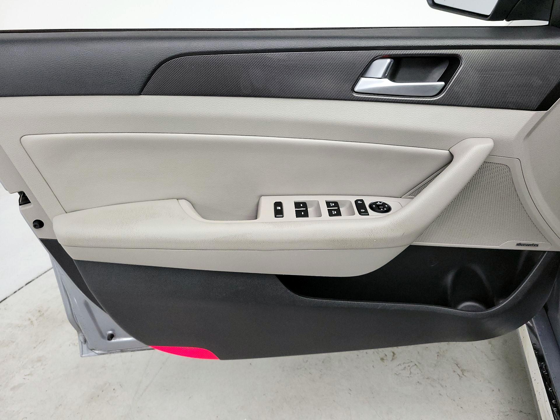 Thumbnail: 2015 Hyundai Sonata - 12