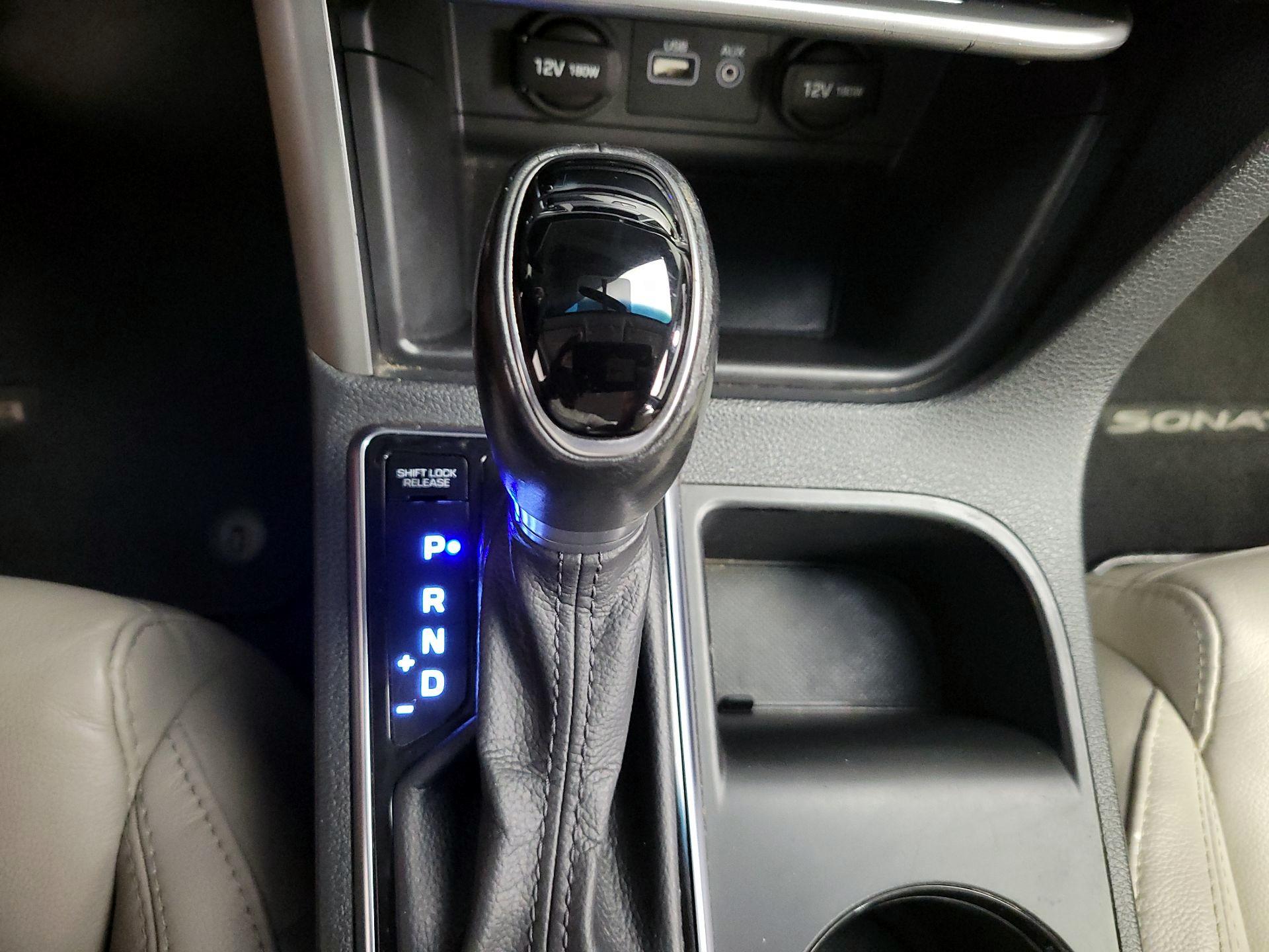 Thumbnail: 2015 Hyundai Sonata - 18