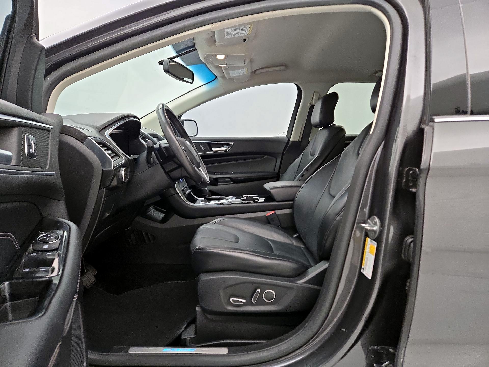 Thumbnail: 2015 Ford Edge - 11