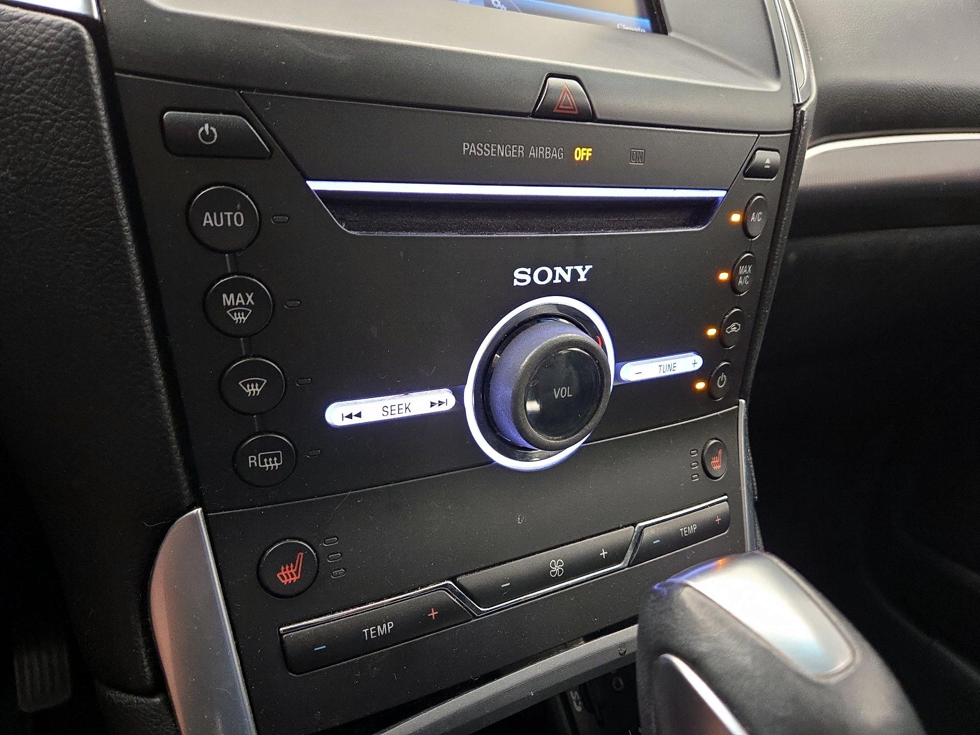 Thumbnail: 2015 Ford Edge - 17