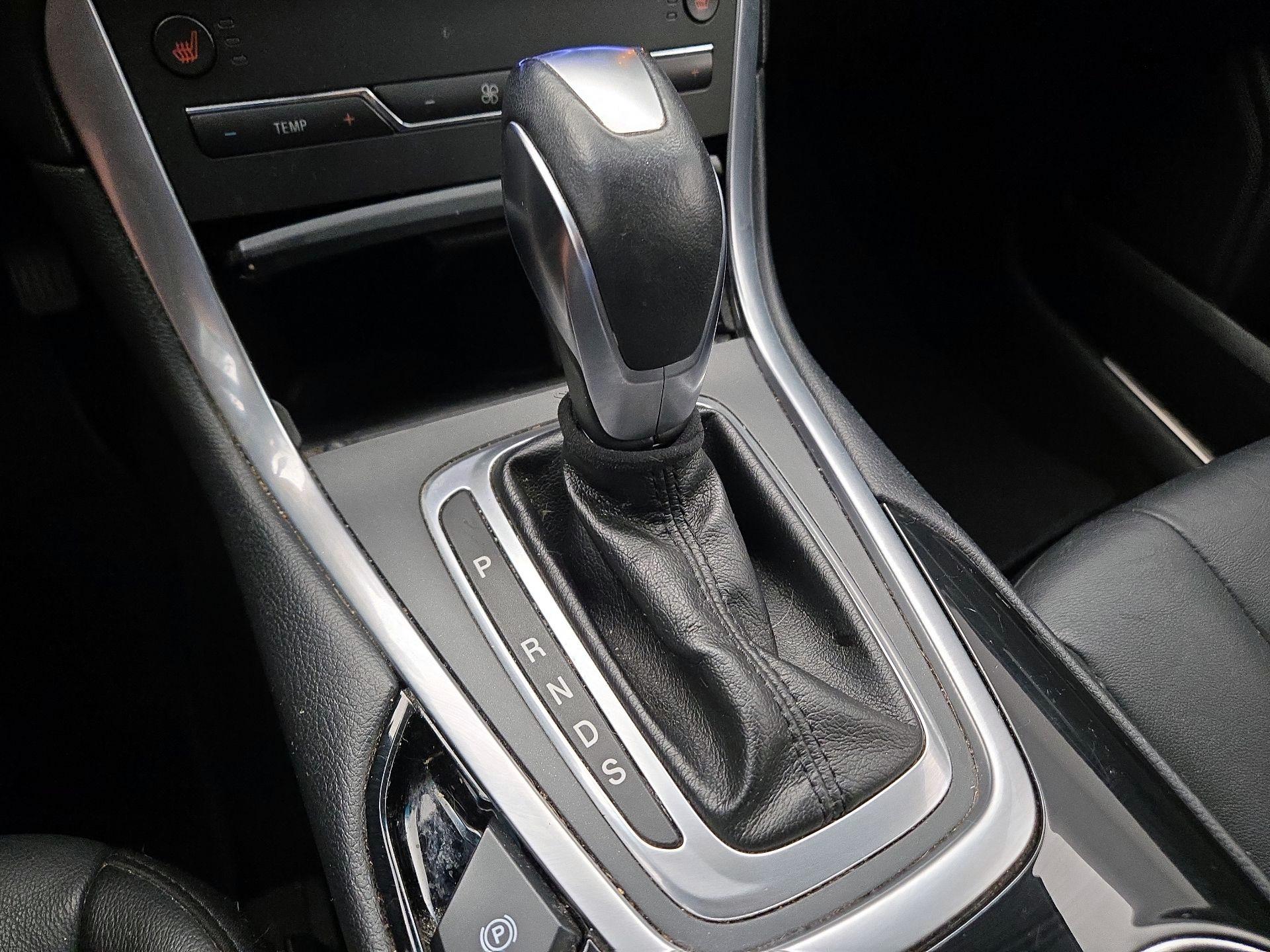 Thumbnail: 2015 Ford Edge - 18