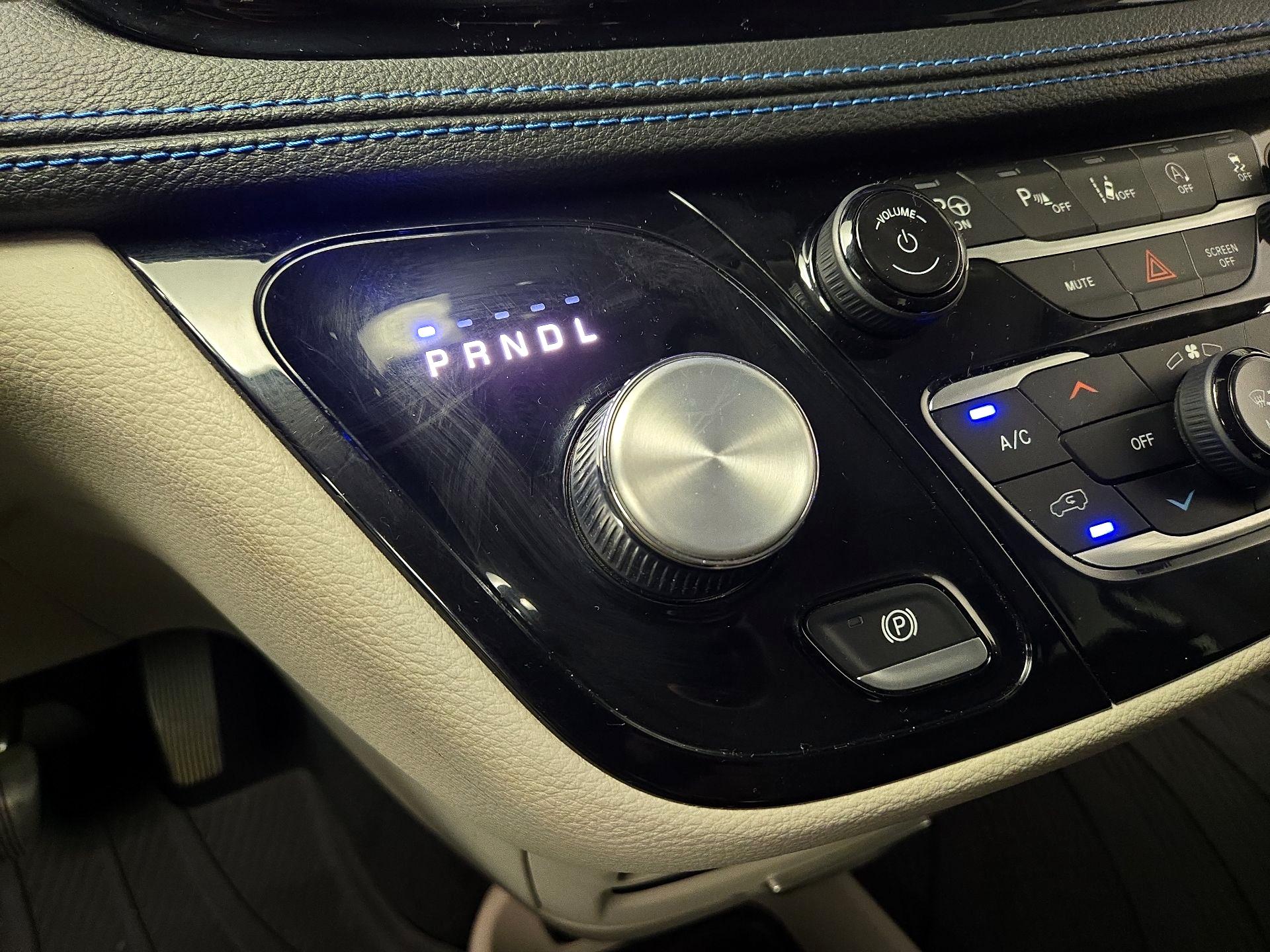 Thumbnail: 2021 Chrysler Pacifica - 18