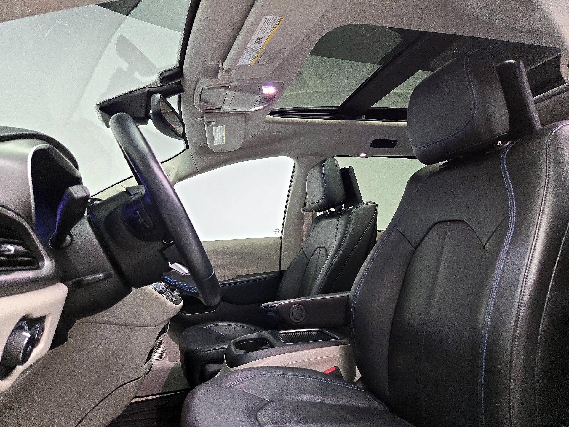 Thumbnail: 2021 Chrysler Pacifica - 20