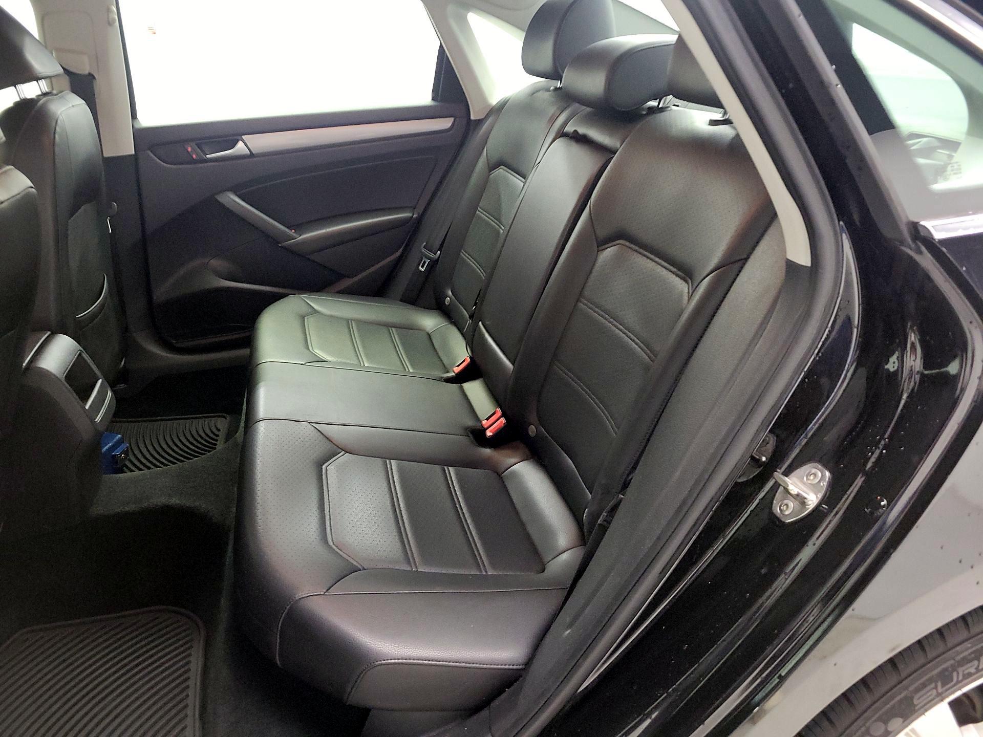 Thumbnail: 2015 Volkswagen Passat - 18