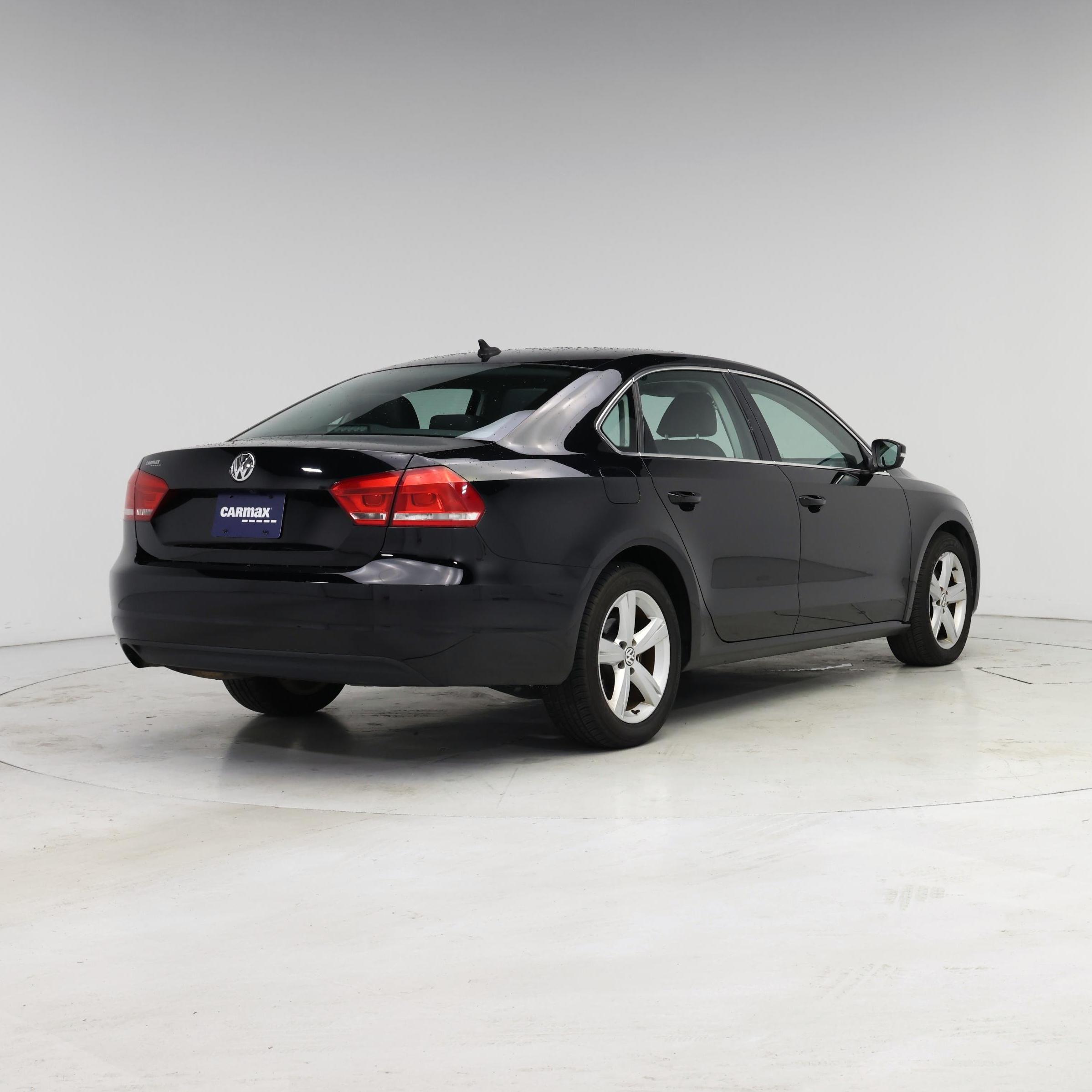 Thumbnail: 2015 Volkswagen Passat - 8