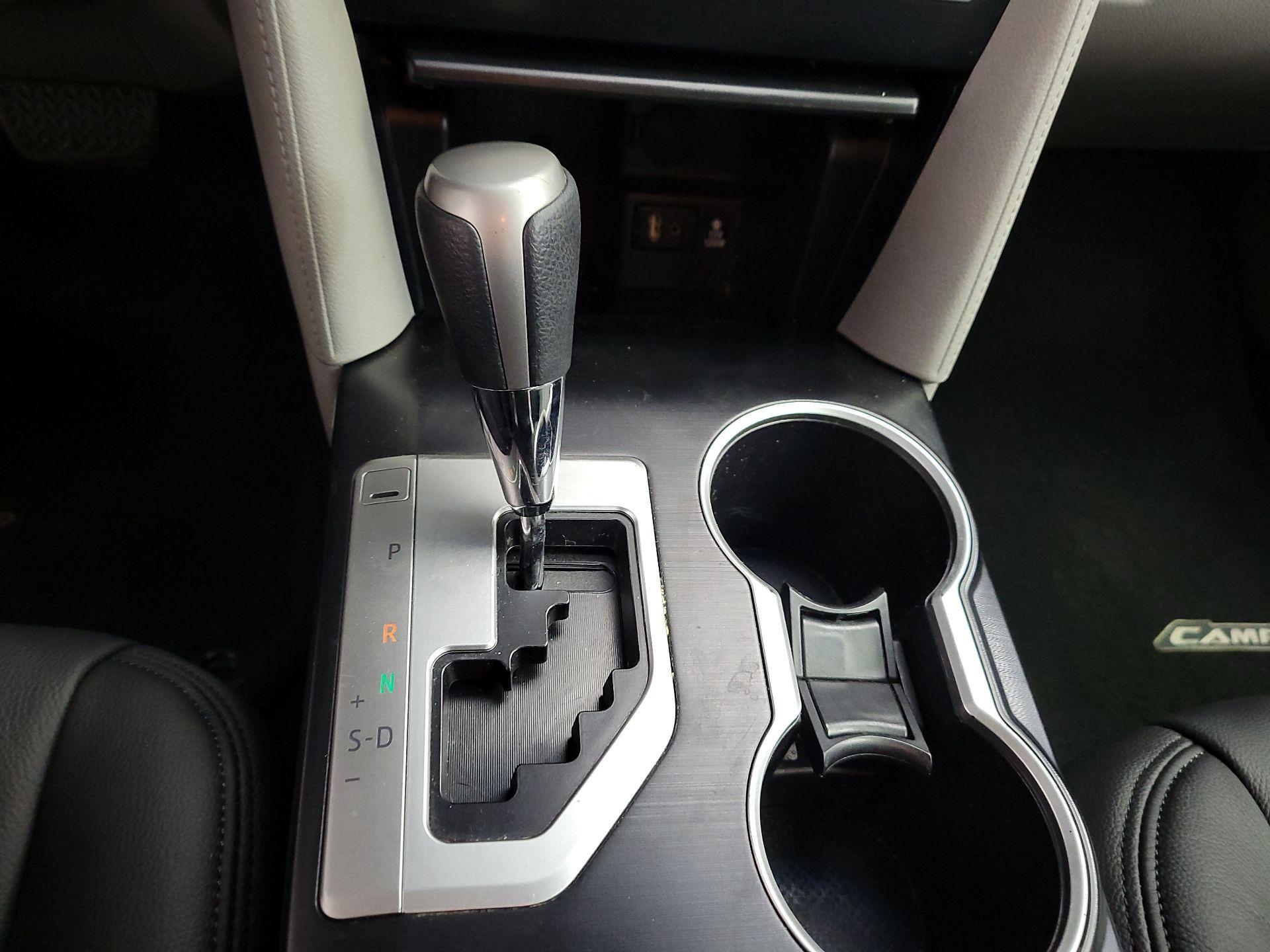 Thumbnail: 2014 Toyota Camry - 16