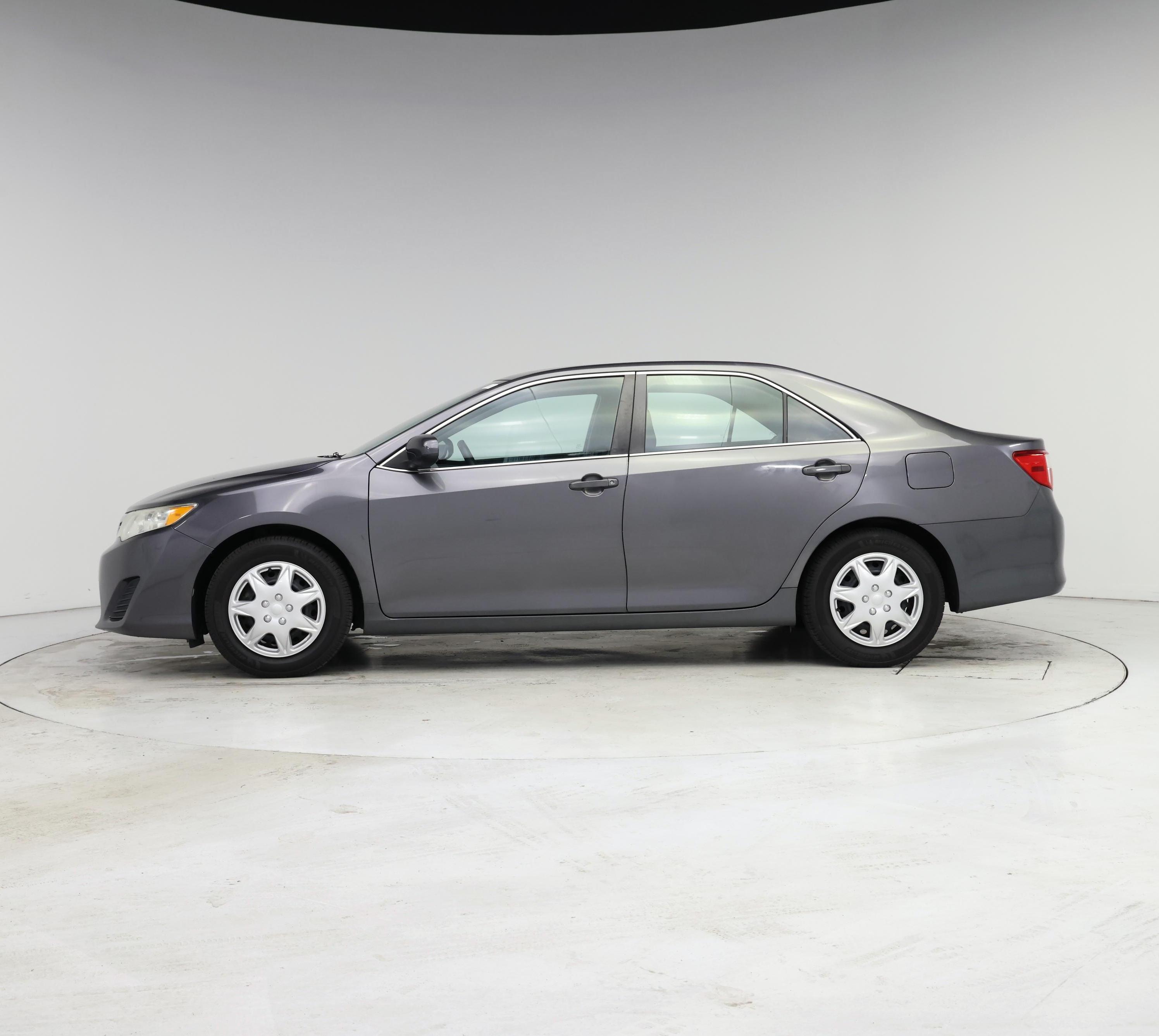 Thumbnail: 2014 Toyota Camry - 3