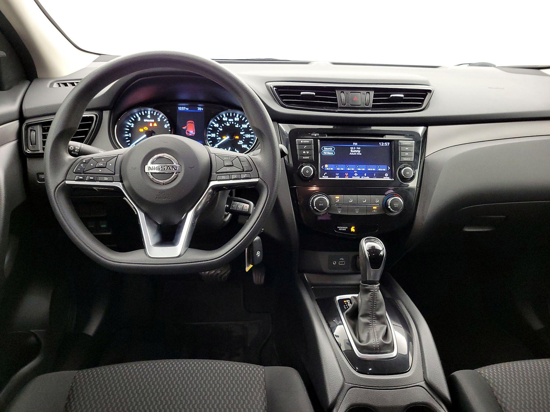 Thumbnail: 2020 Nissan Rogue Sport - 10