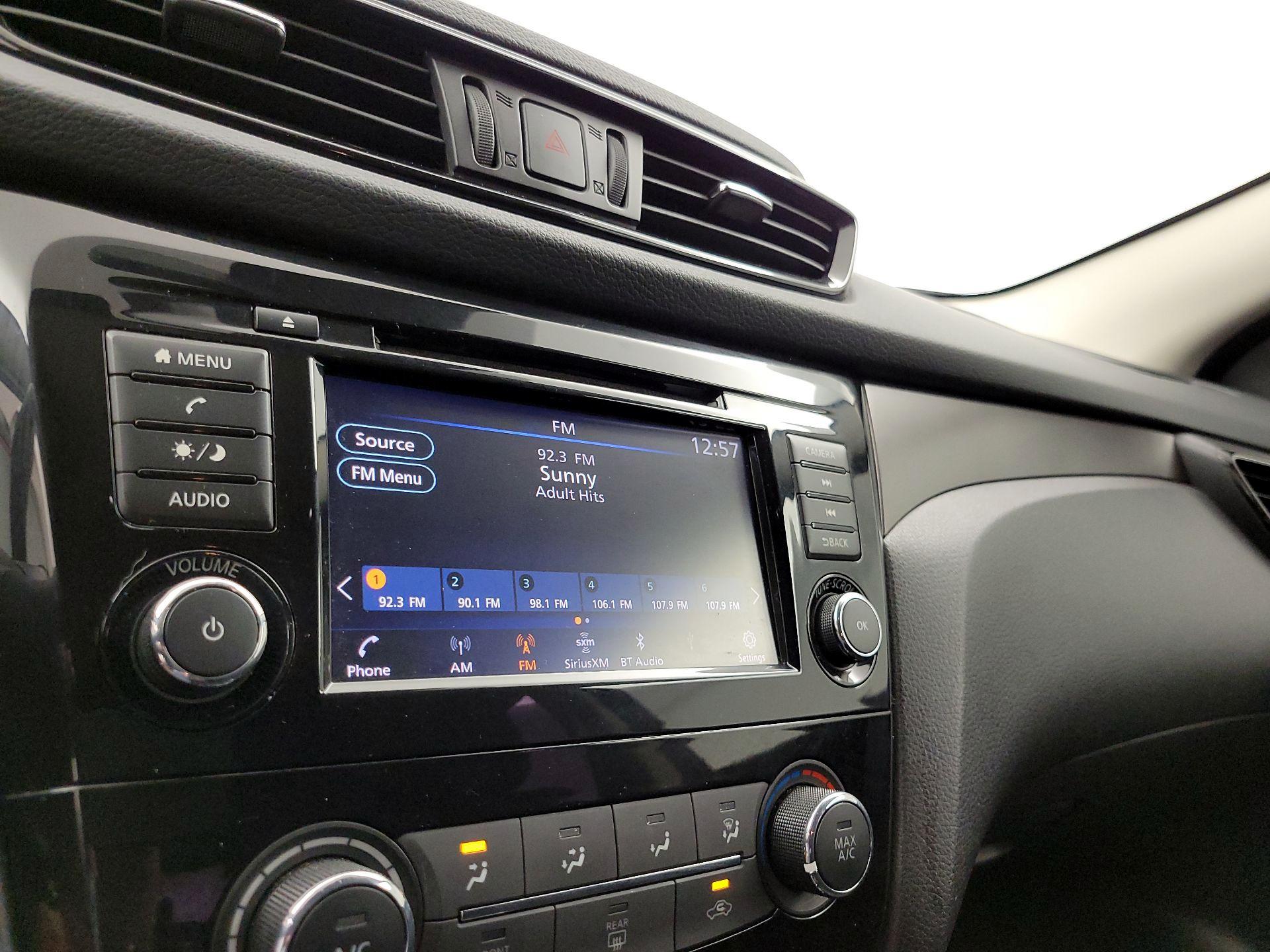 Thumbnail: 2020 Nissan Rogue Sport - 15