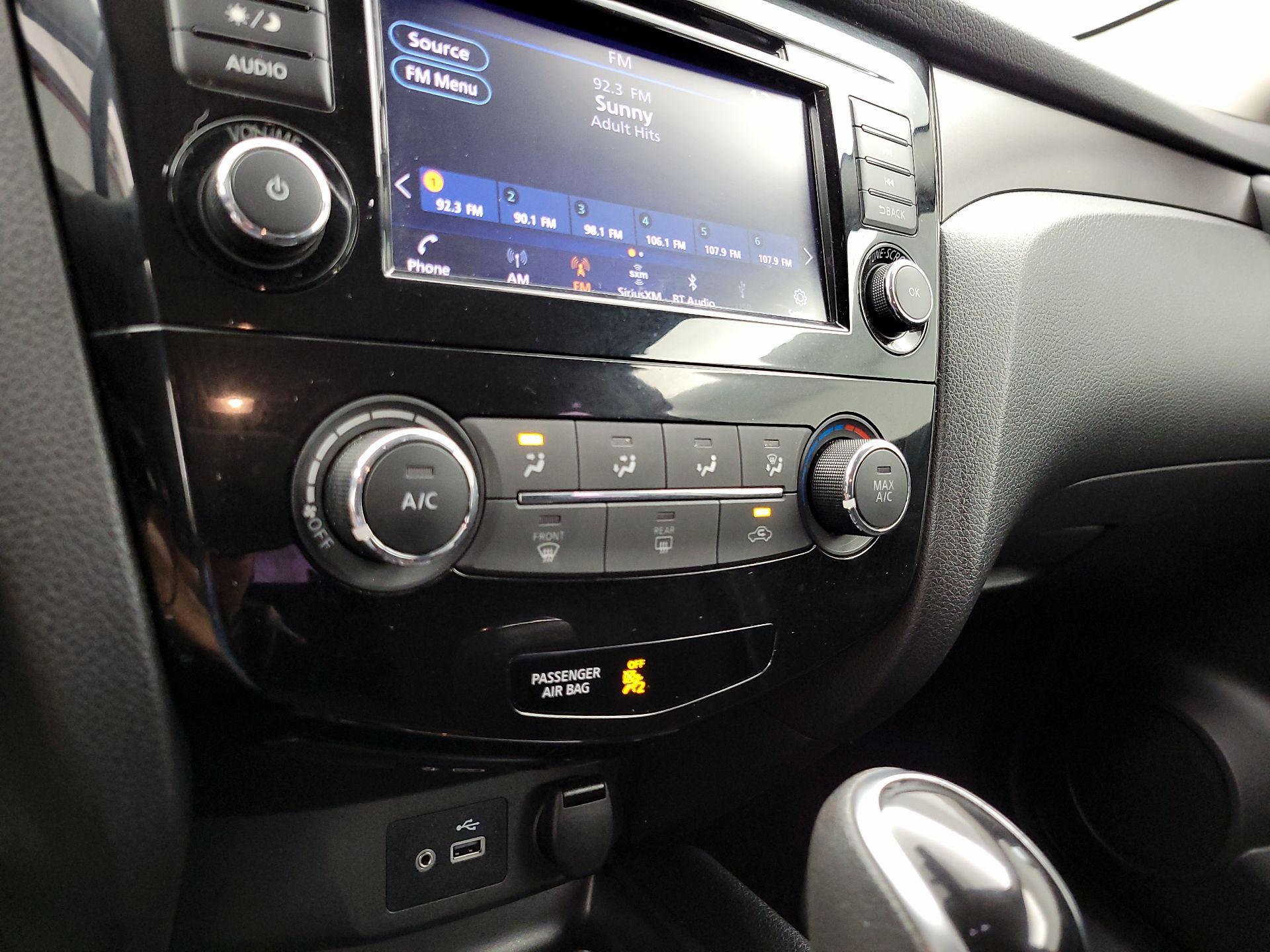 Thumbnail: 2020 Nissan Rogue Sport - 16