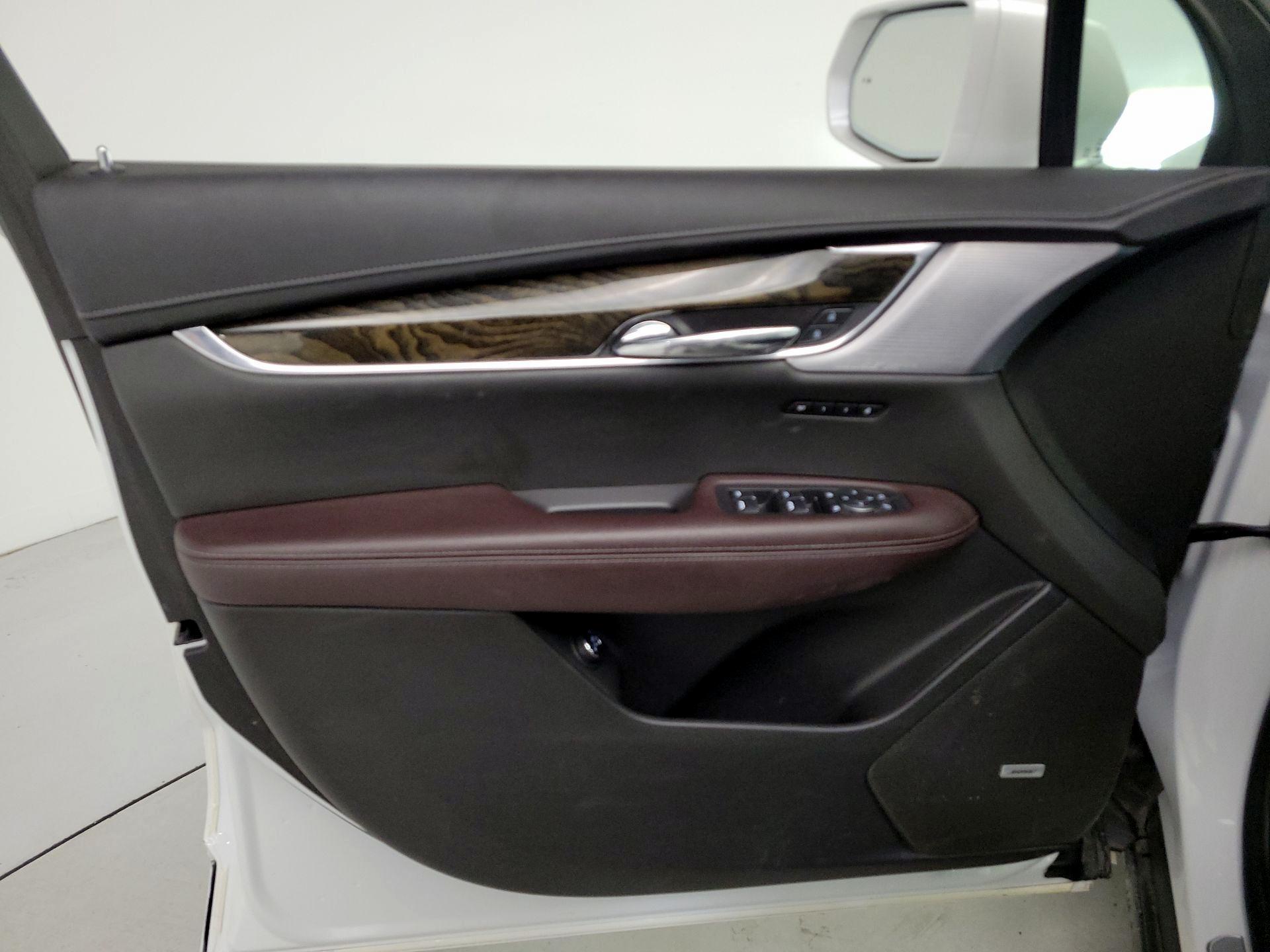 Thumbnail: 2021 Cadillac XT6 - 12
