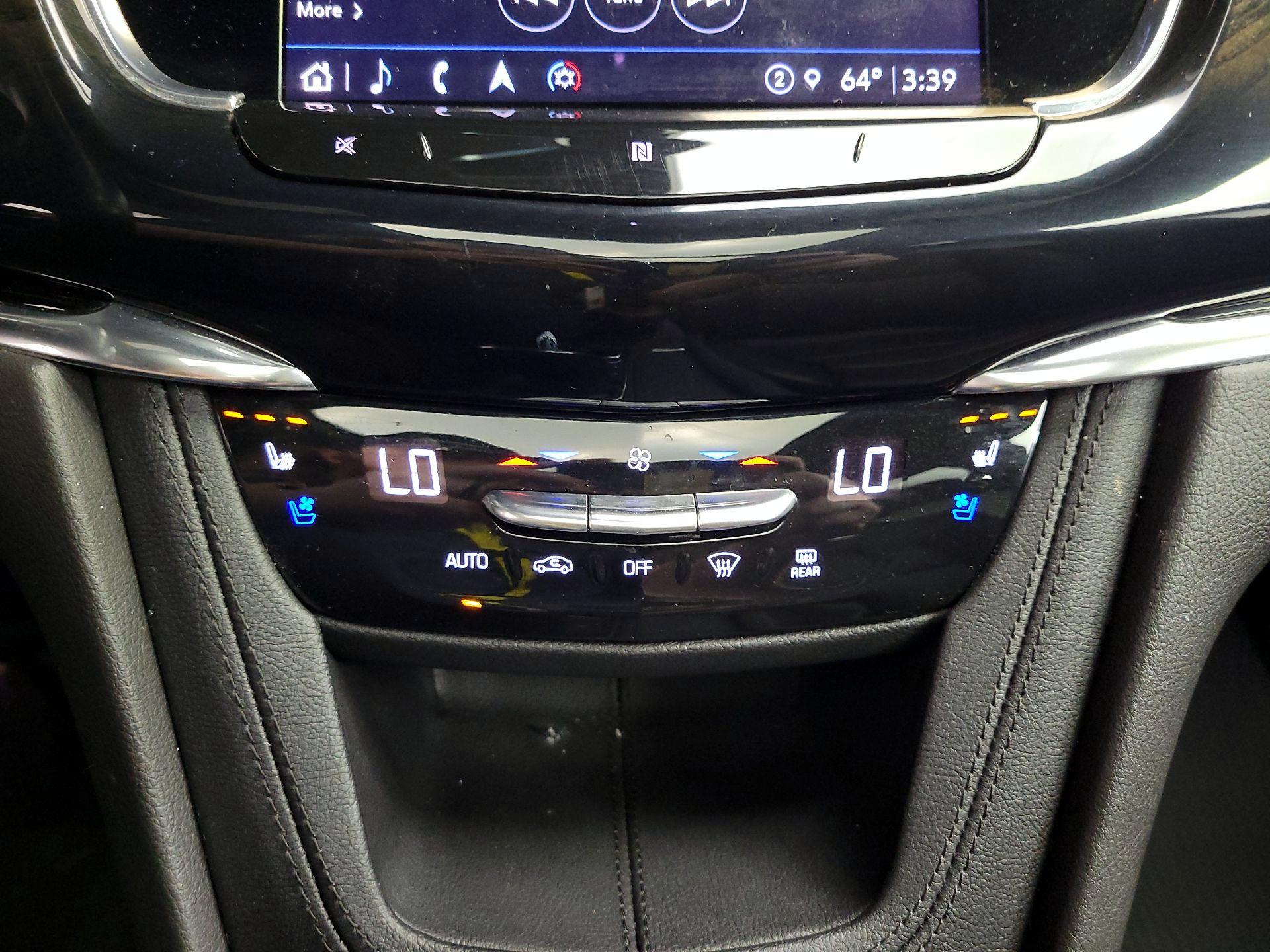 Thumbnail: 2021 Cadillac XT6 - 17