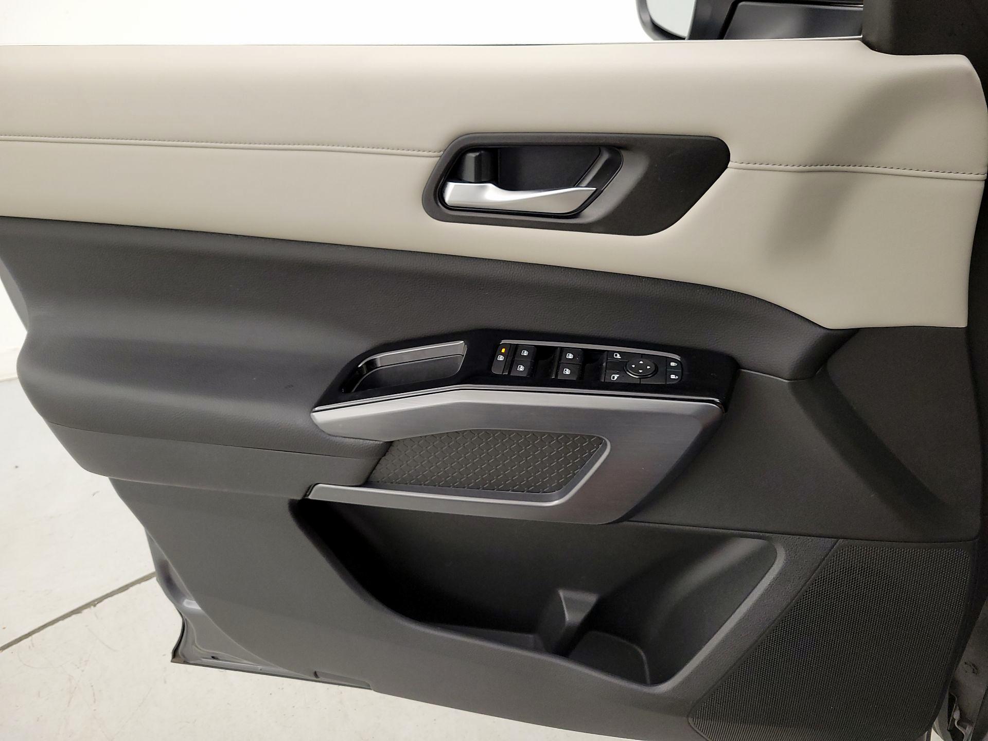 Thumbnail: 2023 Nissan Pathfinder - 12