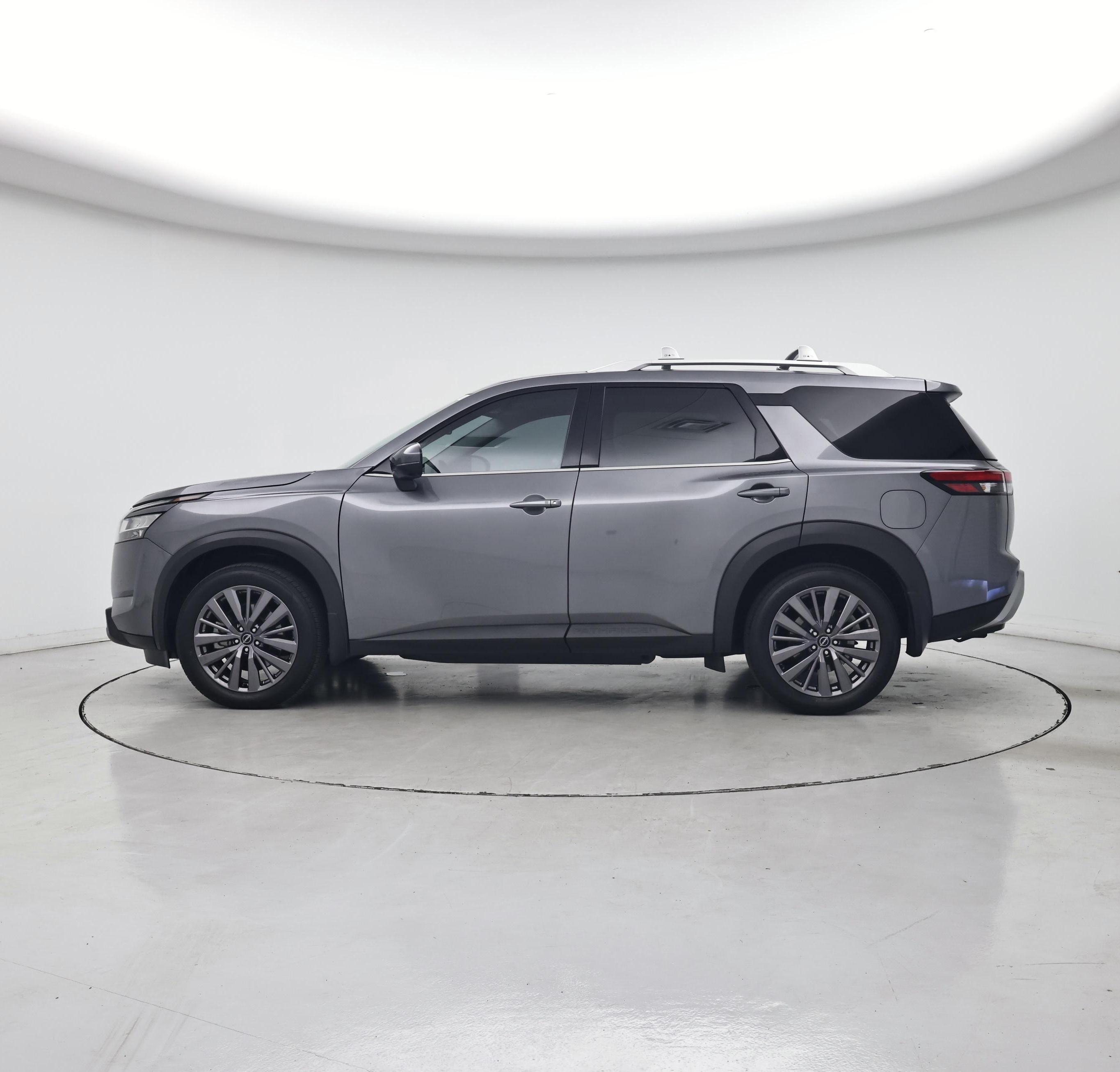 Thumbnail: 2023 Nissan Pathfinder - 3