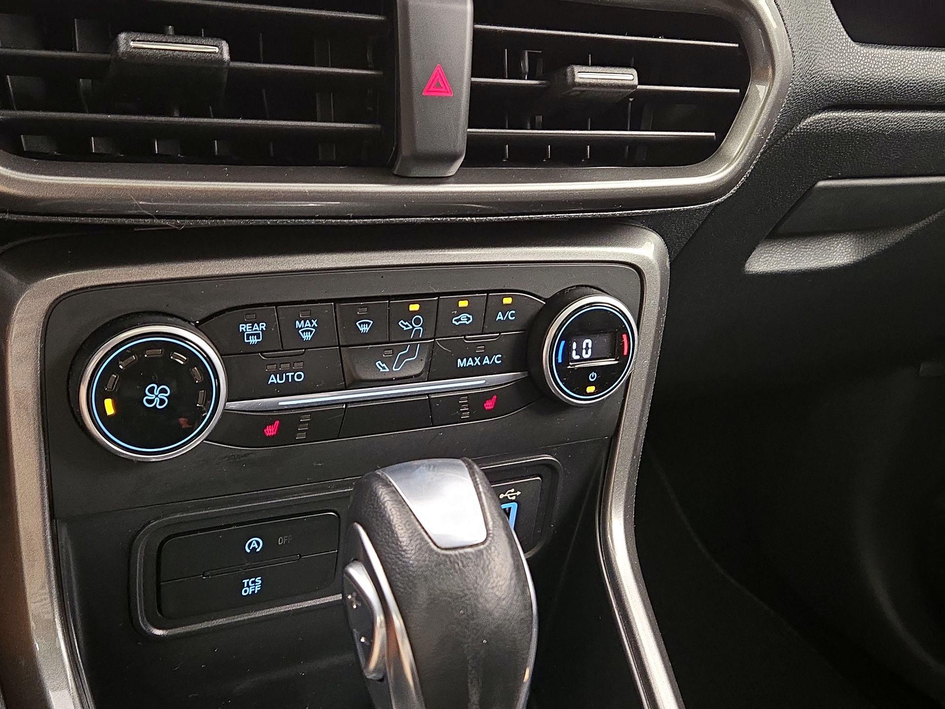 Thumbnail: 2018 Ford EcoSport - 16