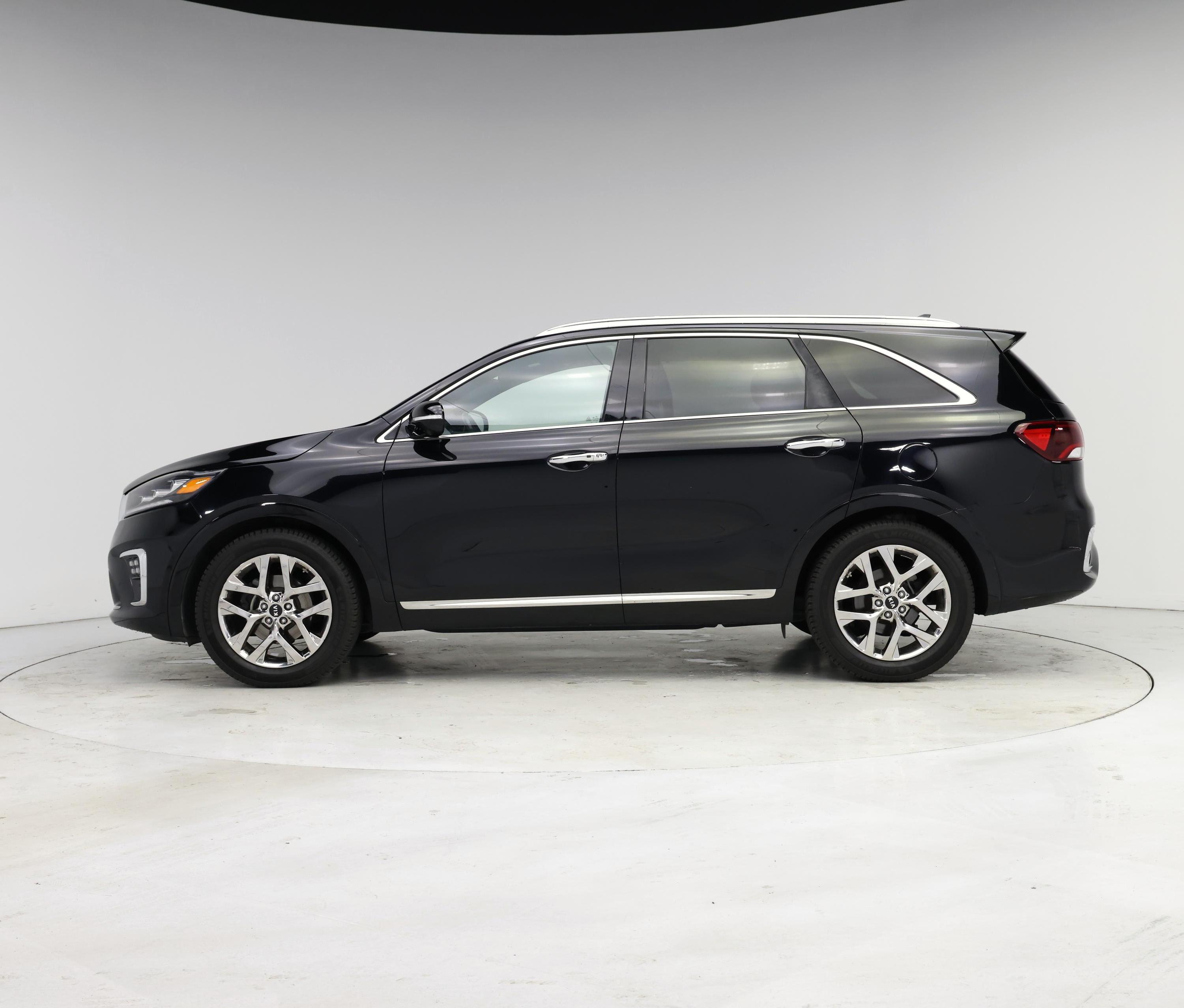 Thumbnail: 2019 Kia Sorento - 3
