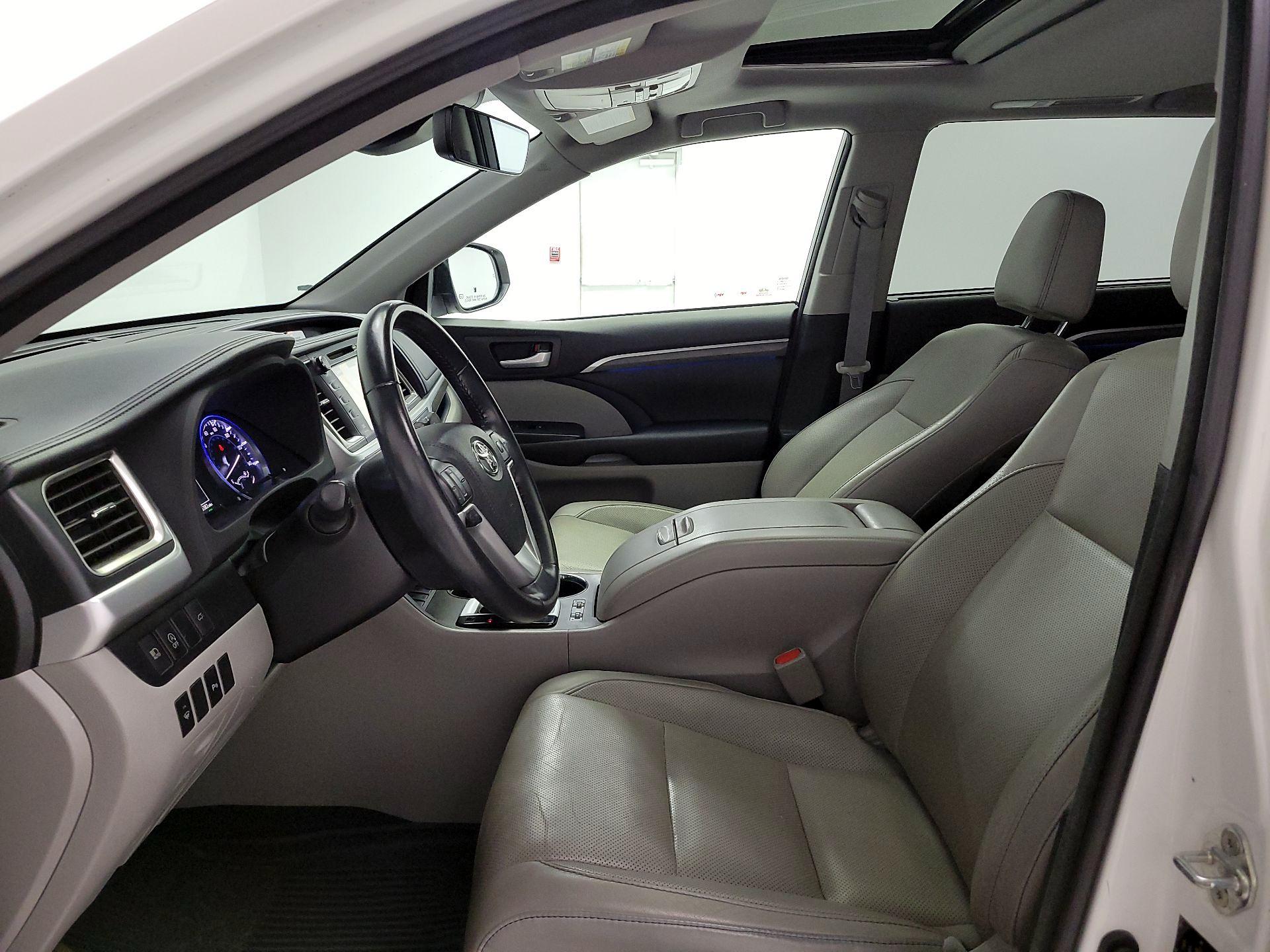 Thumbnail: 2017 Toyota Highlander - 11