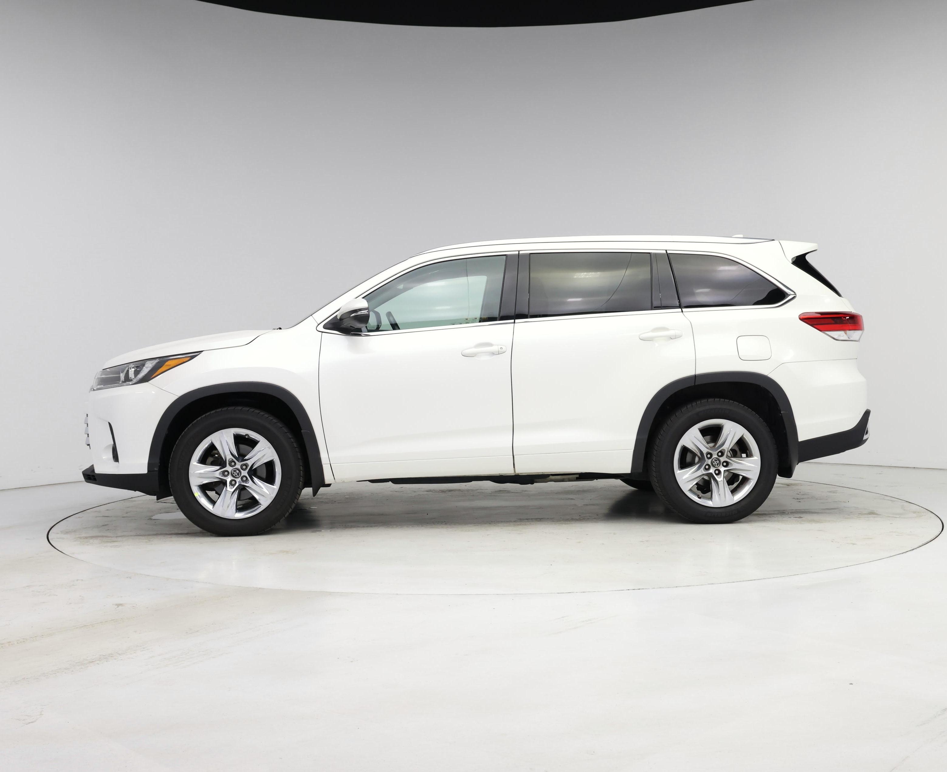 Thumbnail: 2017 Toyota Highlander - 3