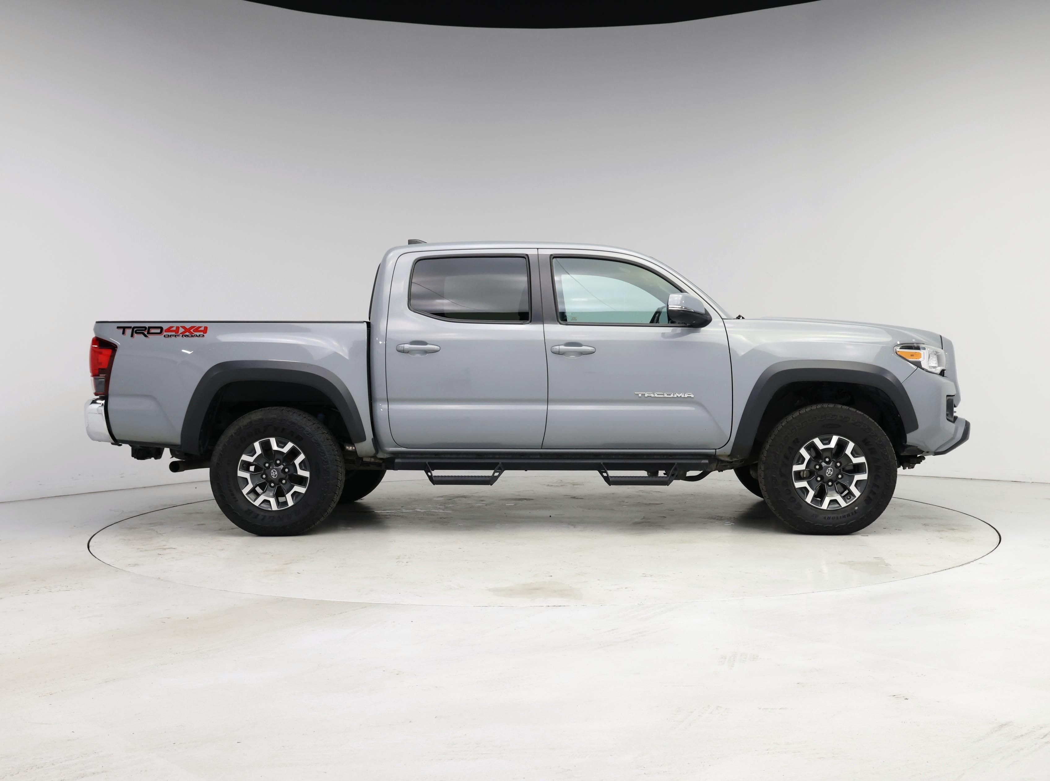 Thumbnail: 2019 Toyota Tacoma - 7