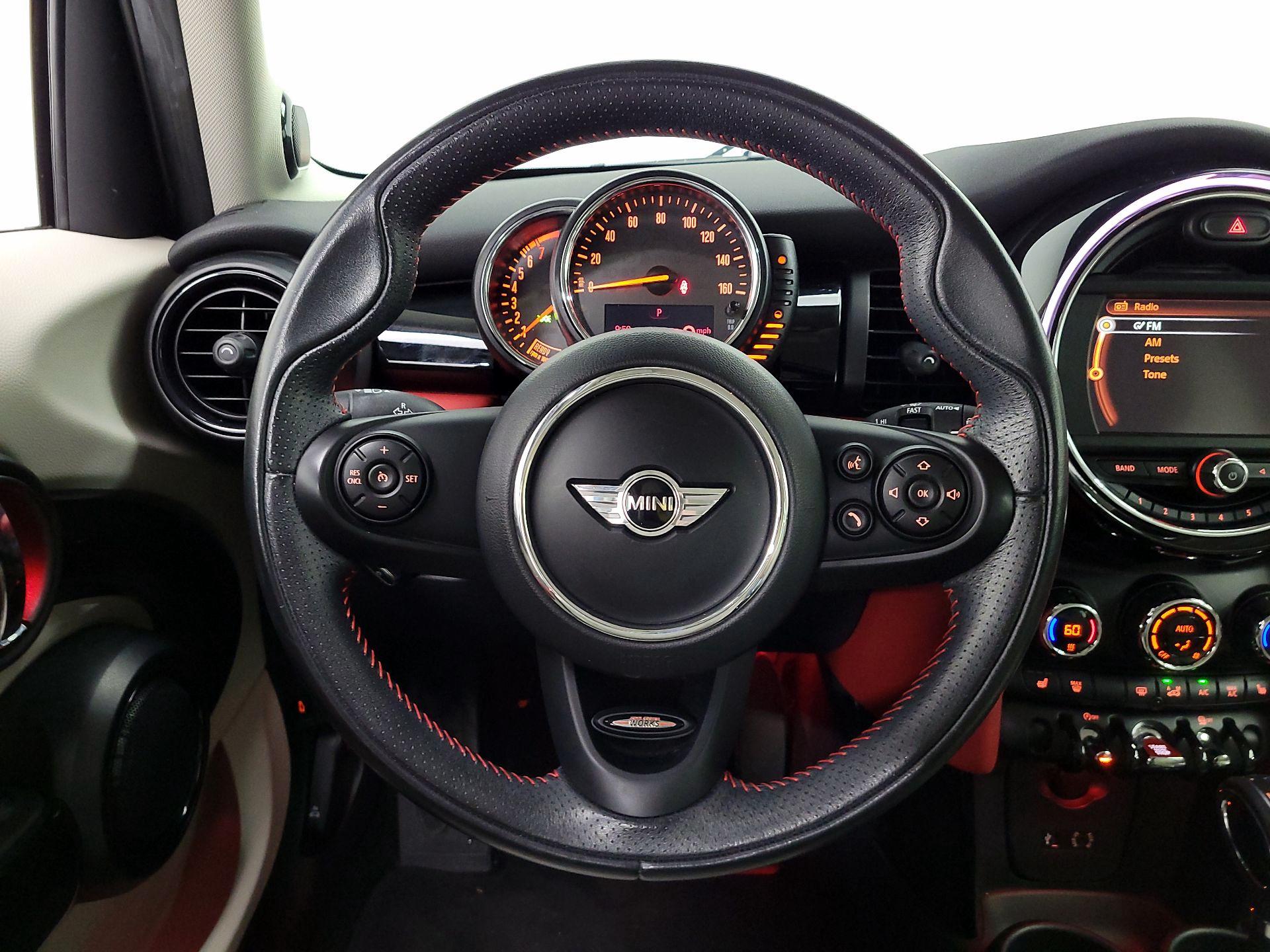 Thumbnail: 2016 MINI Cooper Hardtop - 10