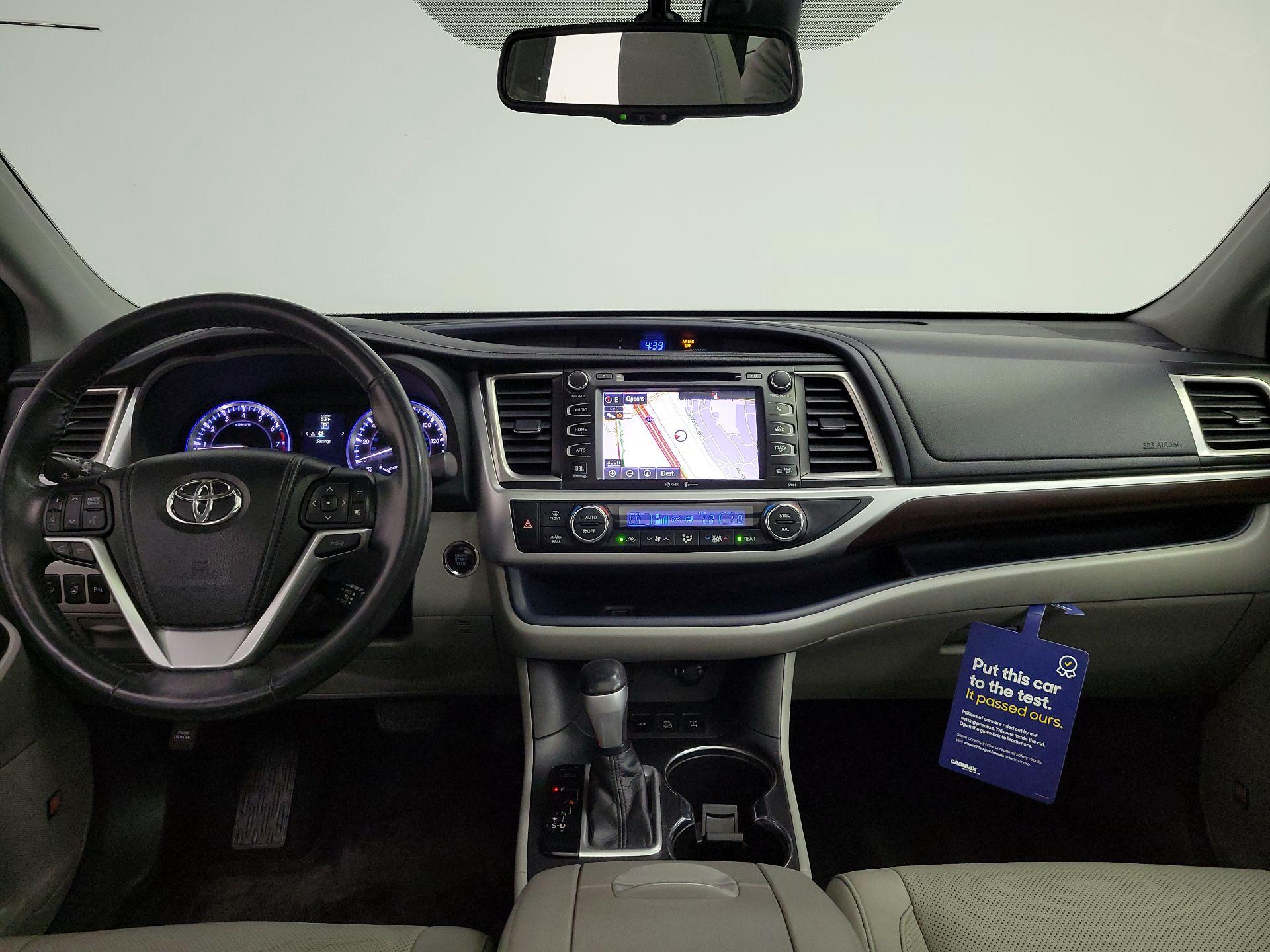 Thumbnail: 2015 Toyota Highlander - 9