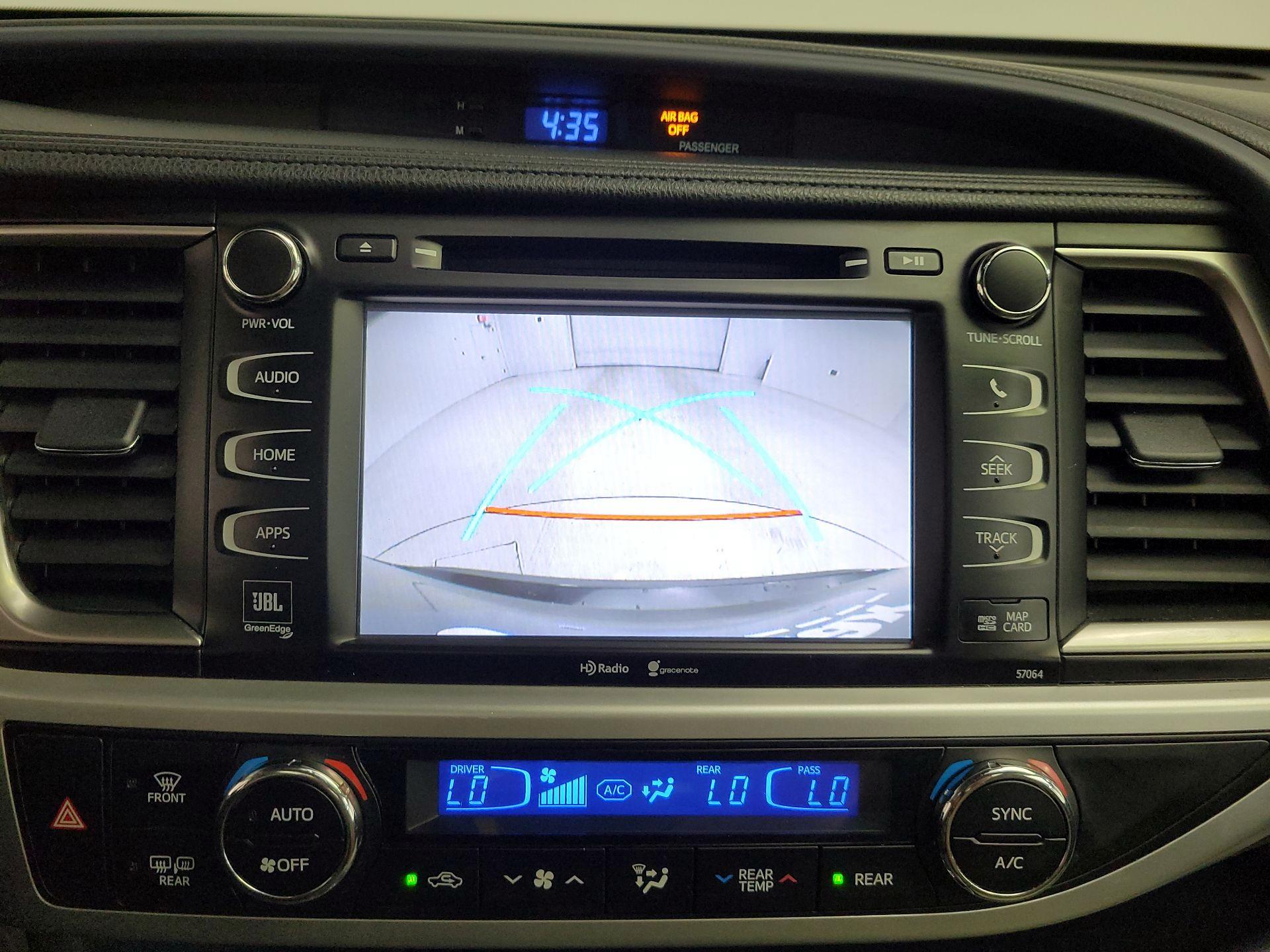 Thumbnail: 2015 Toyota Highlander - 15