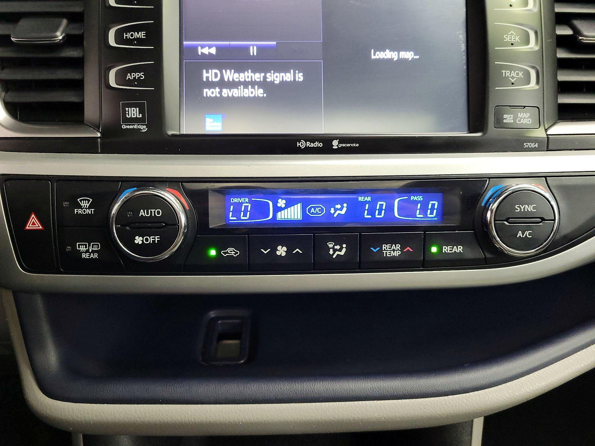 Thumbnail: 2015 Toyota Highlander - 17