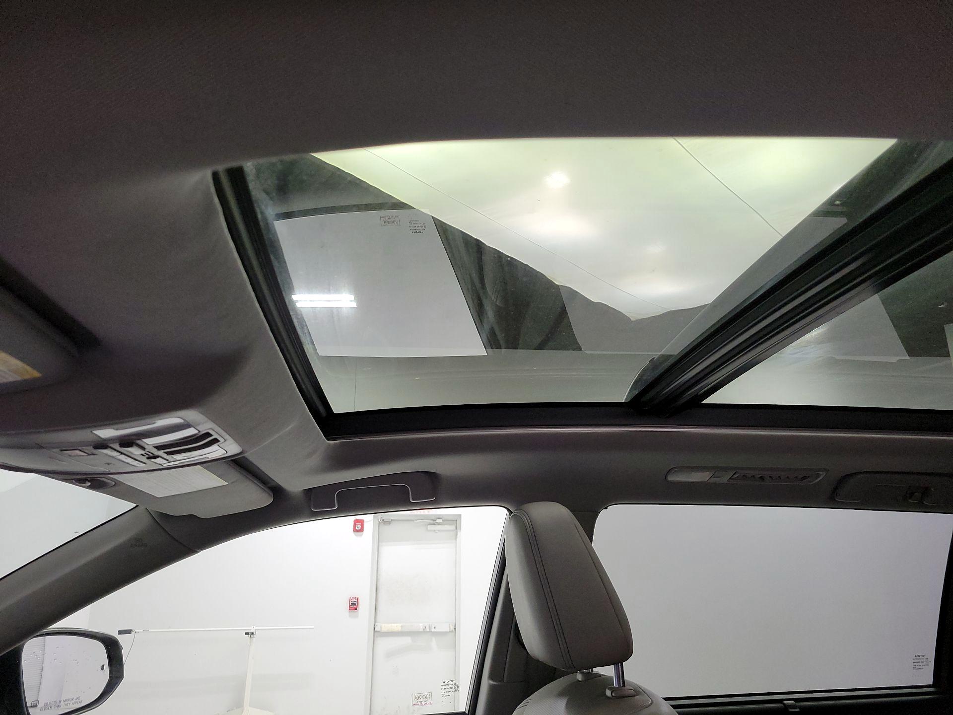 Thumbnail: 2015 Toyota Highlander - 20