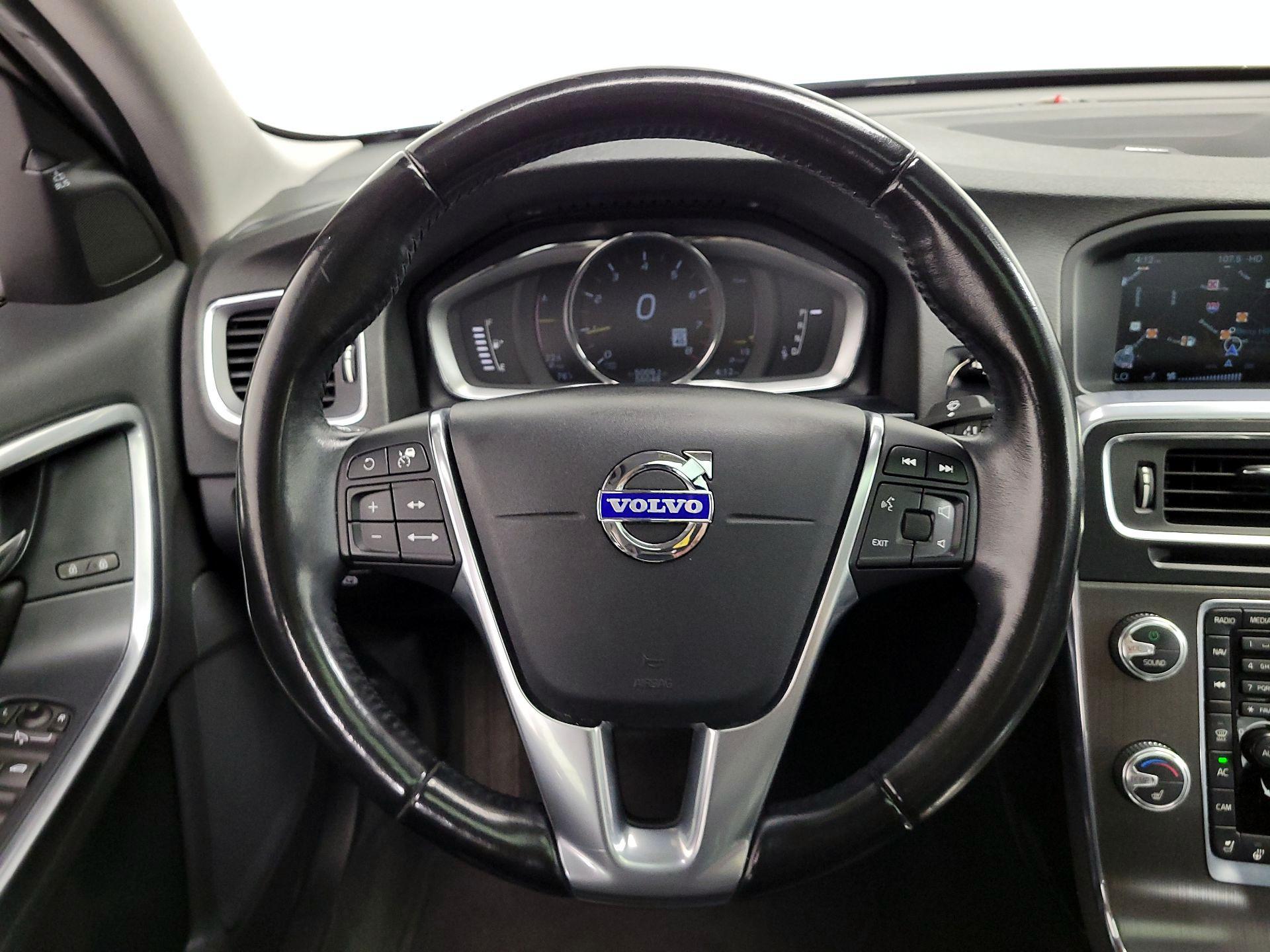 Thumbnail: 2015 Volvo S60 - 10