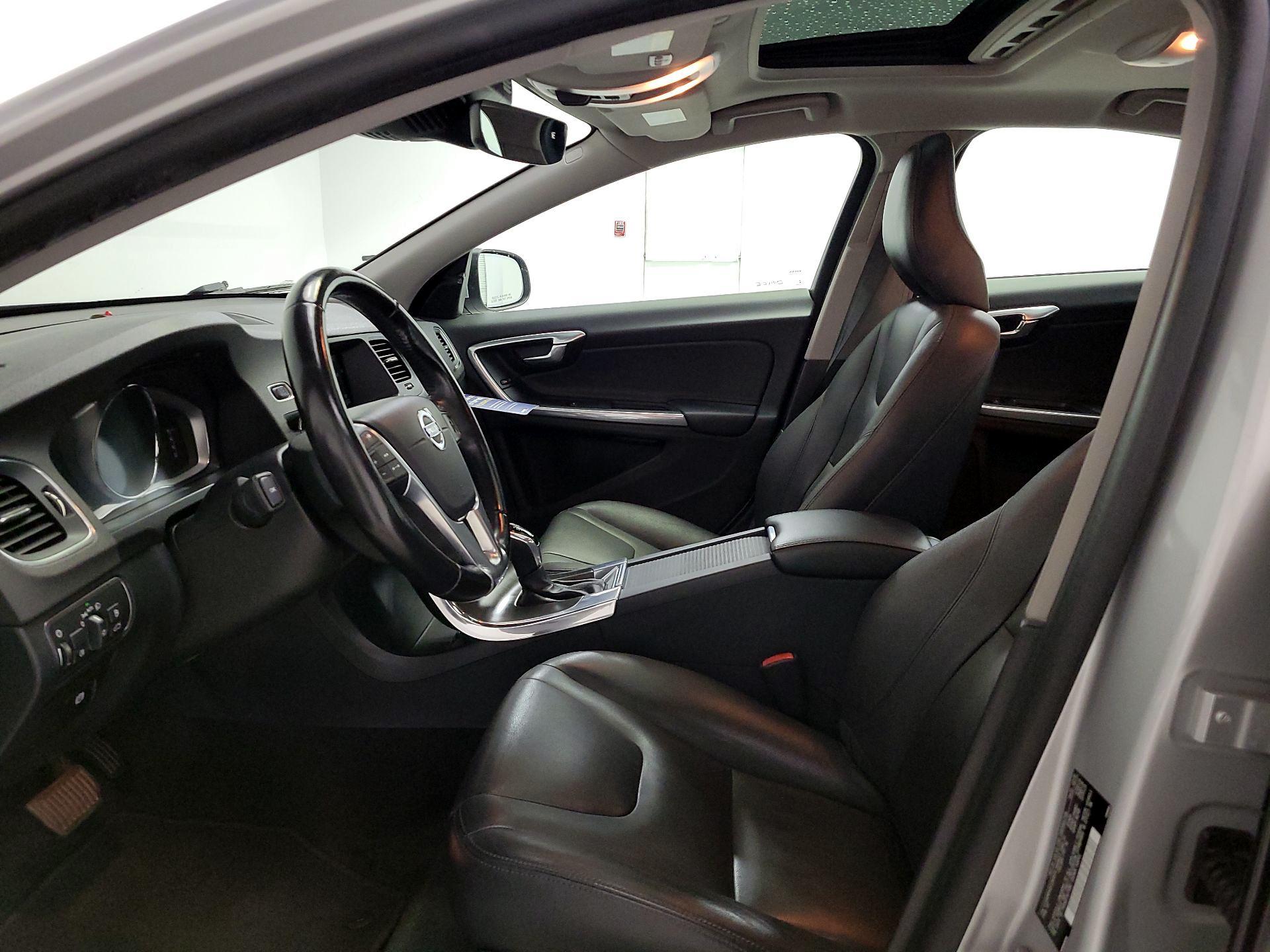 Thumbnail: 2015 Volvo S60 - 11