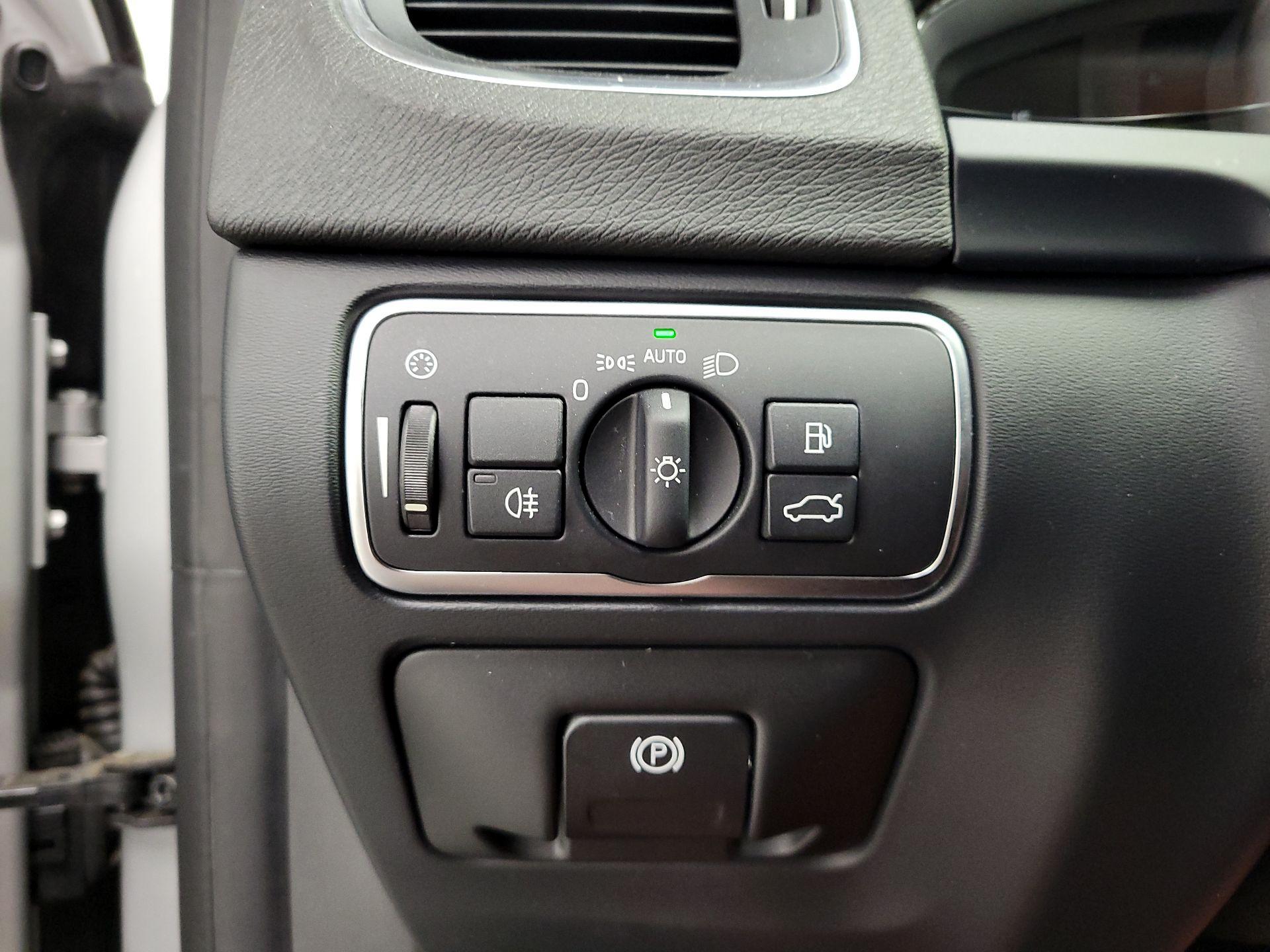 Thumbnail: 2015 Volvo S60 - 13